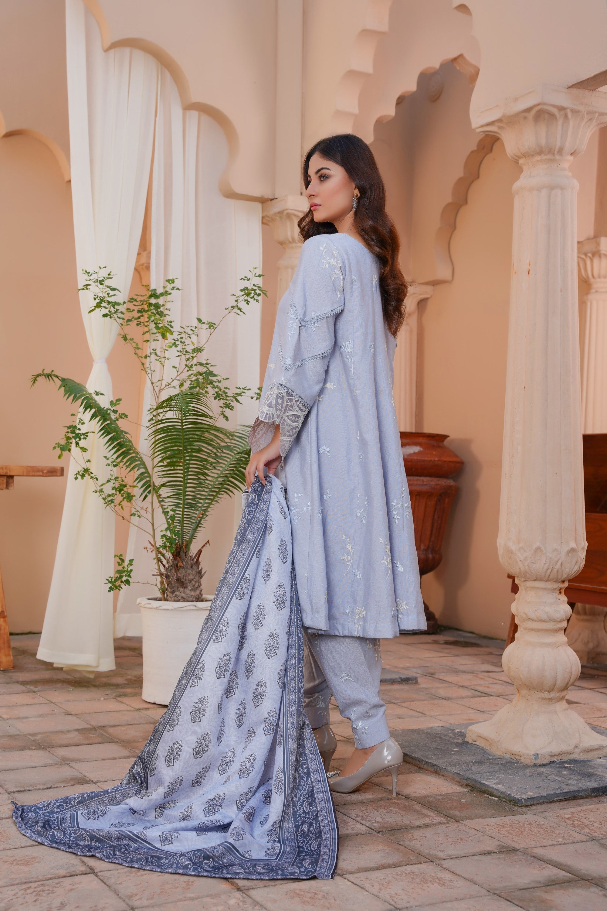 3 PC - Embroidered Karandi Pret - Threads & Weaves