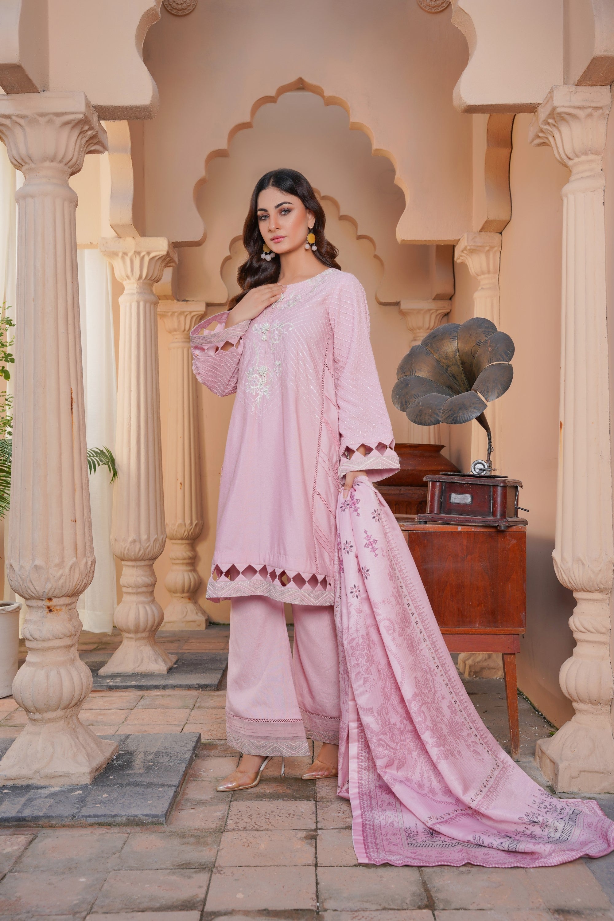 3 PC - Embroidered Karandi Pret - Threads & Weaves