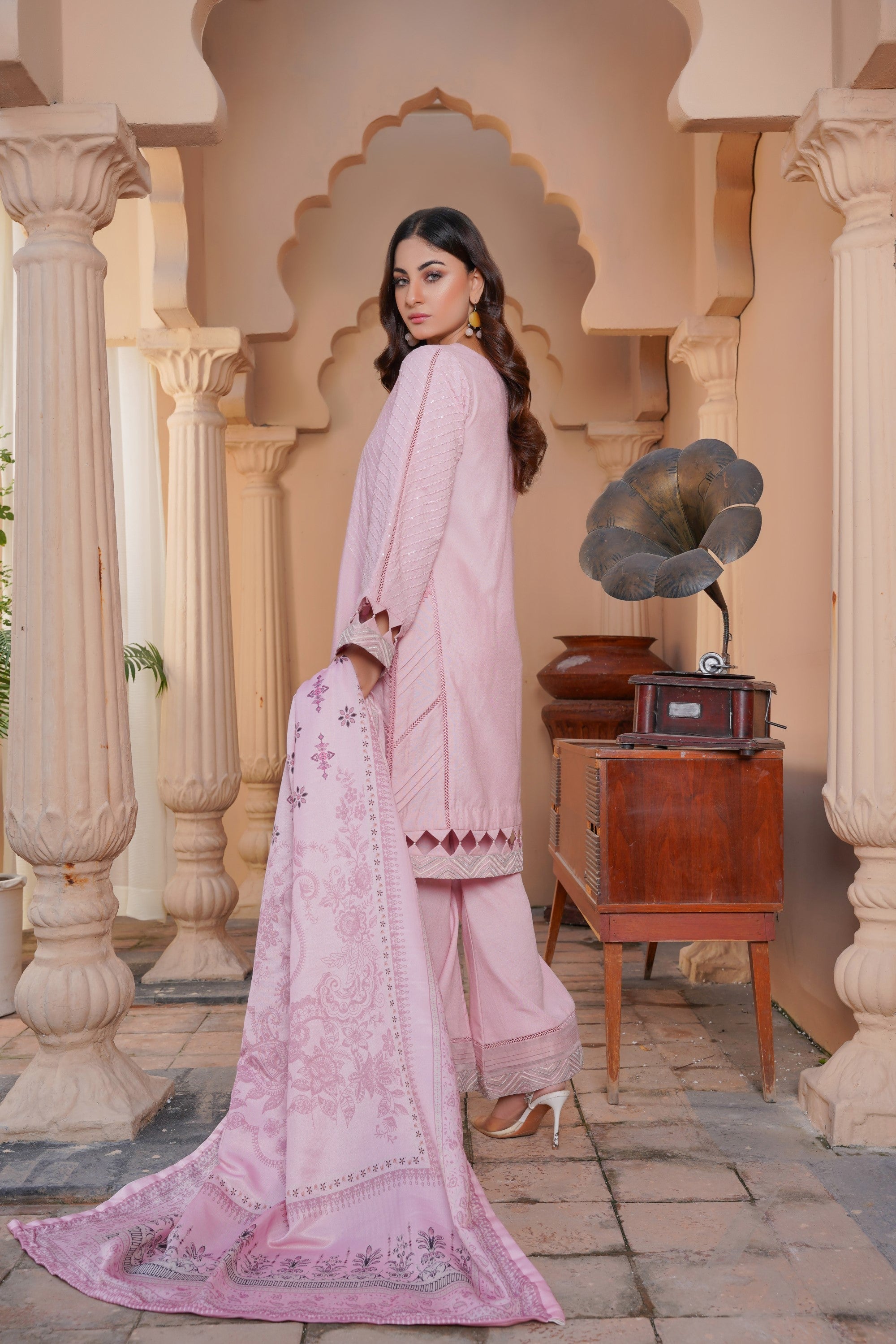3 PC - Embroidered Karandi Pret - Threads & Weaves