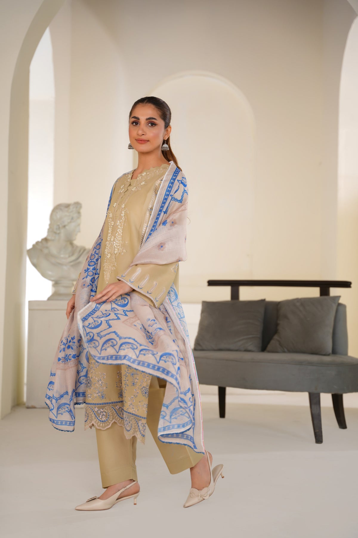 Sapphire Sand Embroidered Lawn Ready to Wear 3PC - Threads & Weaves