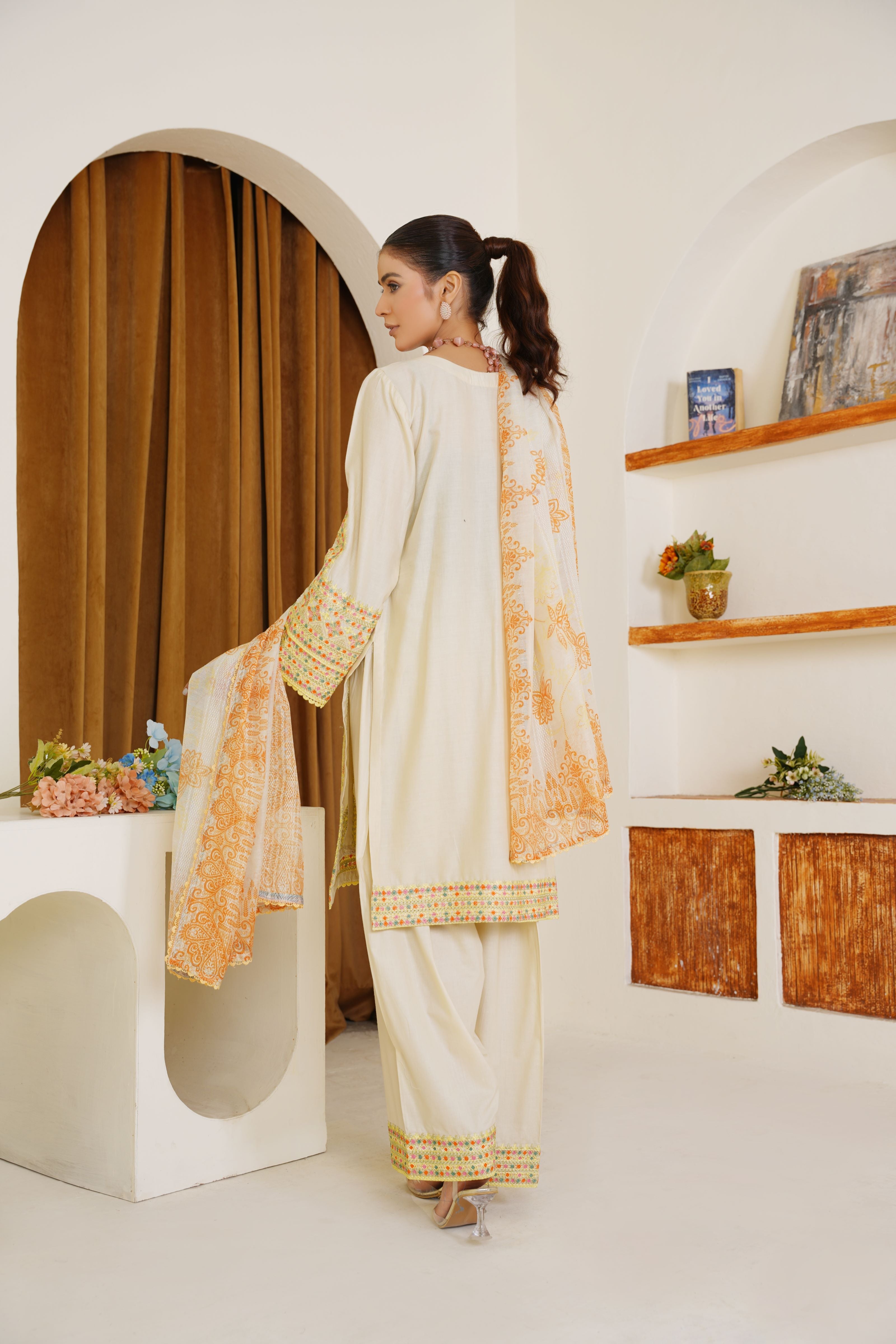 Citrus Embroidered Lawn 3-Piece Pret Suit - Threads & Weaves