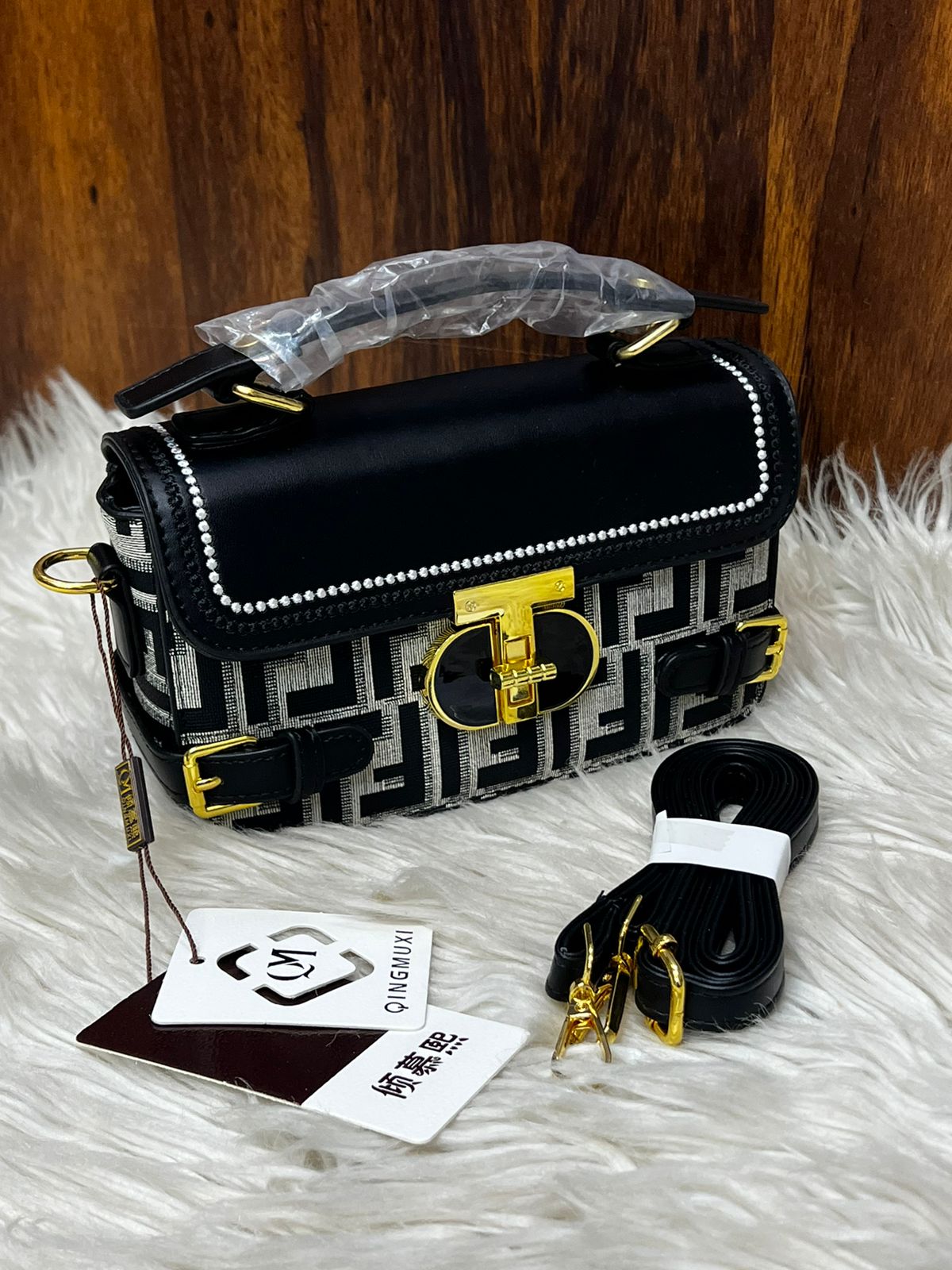 Lavish Crossbody - Baggage