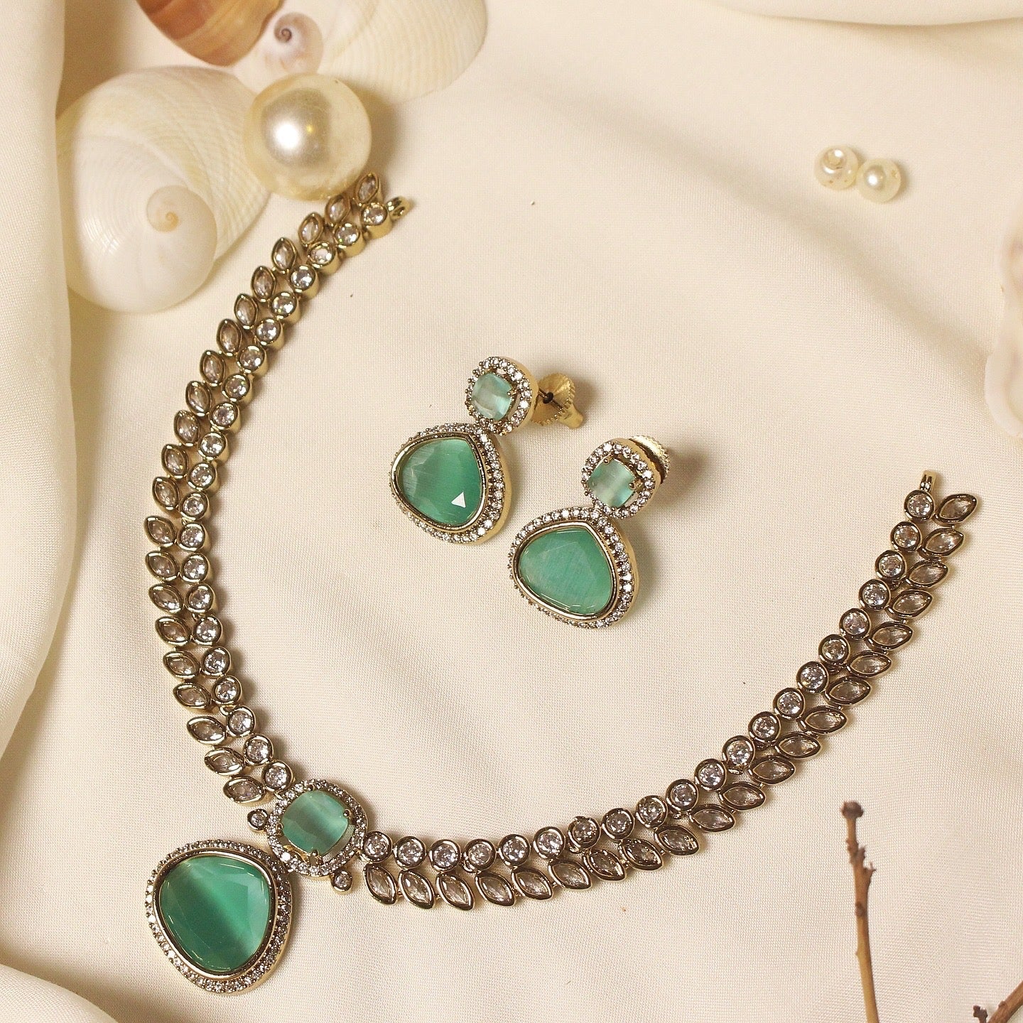 Kundan  Set - Aloro Jewels