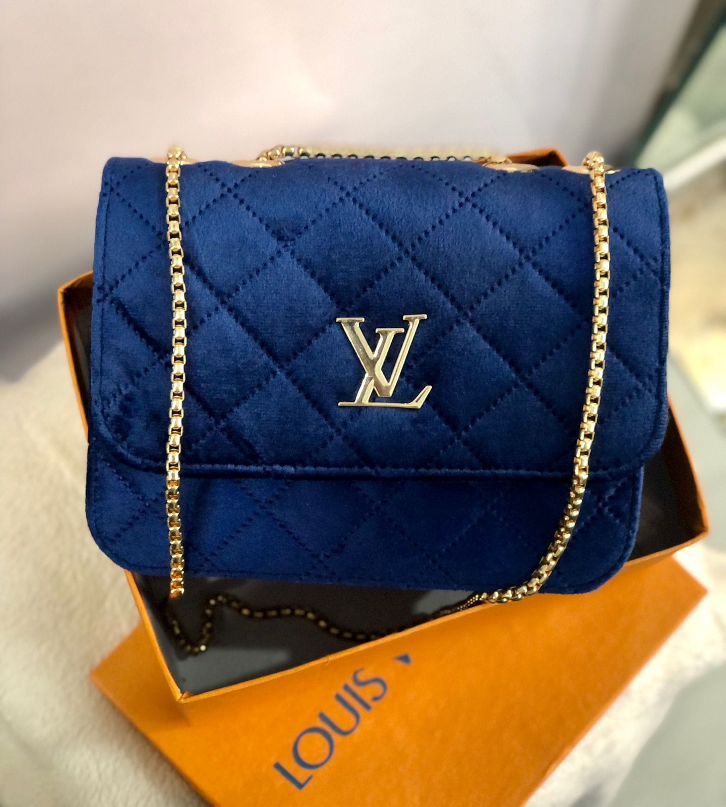 Velvet Glamour - Baggage