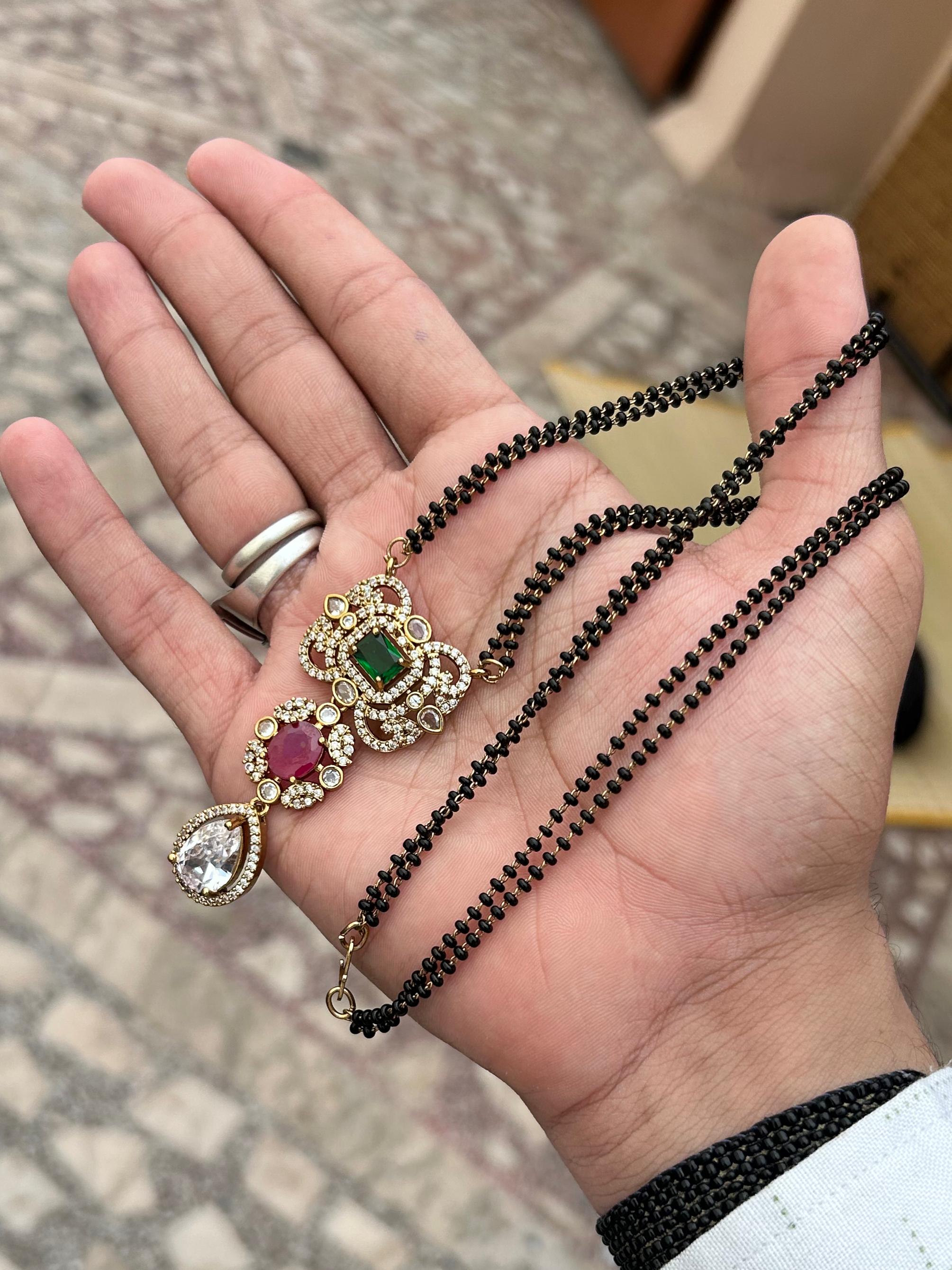 Black Beads Kundan Pendent - Aloro Jewels