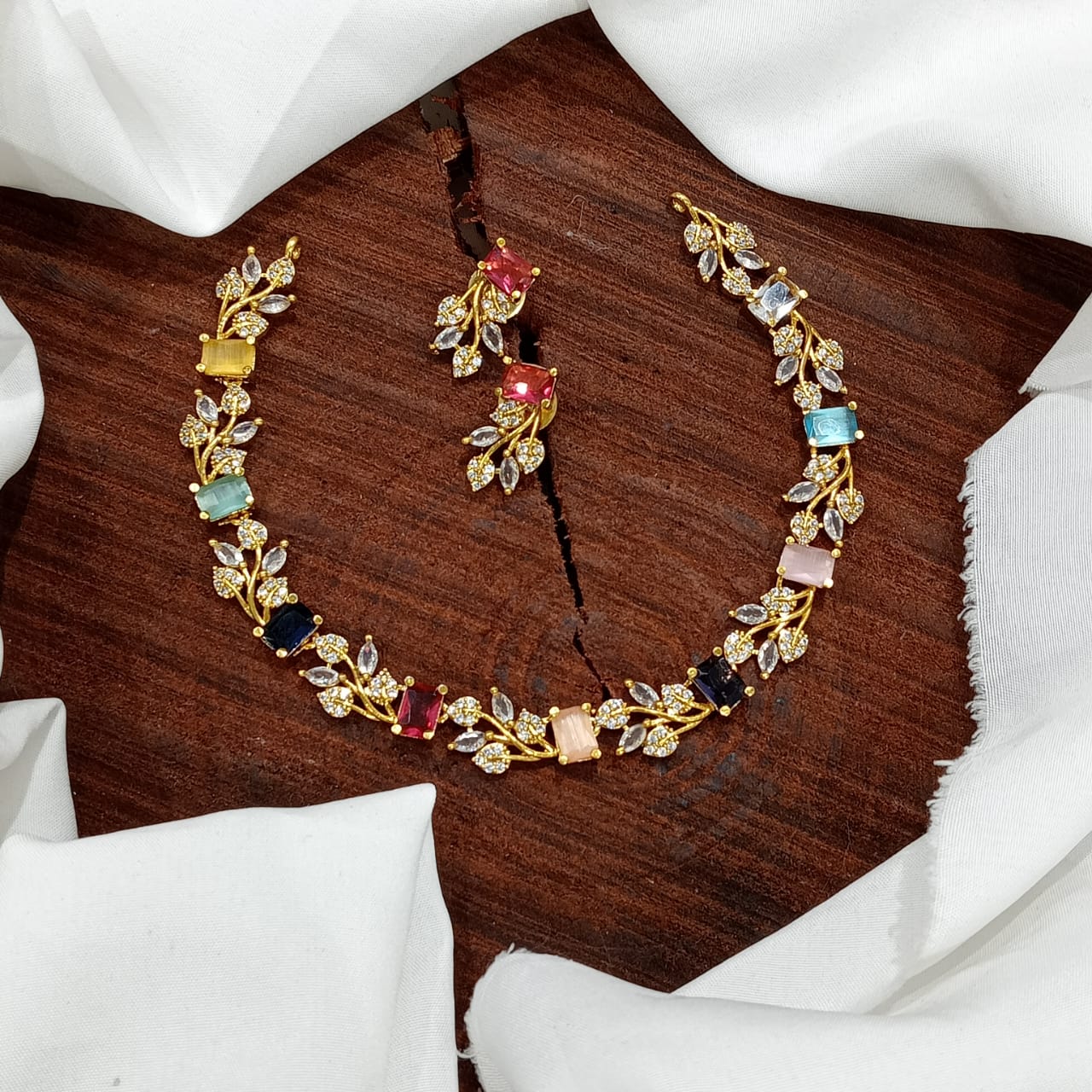 Rang Gold Plated Naturattan Necklace With Earrings - Aloro Jewels