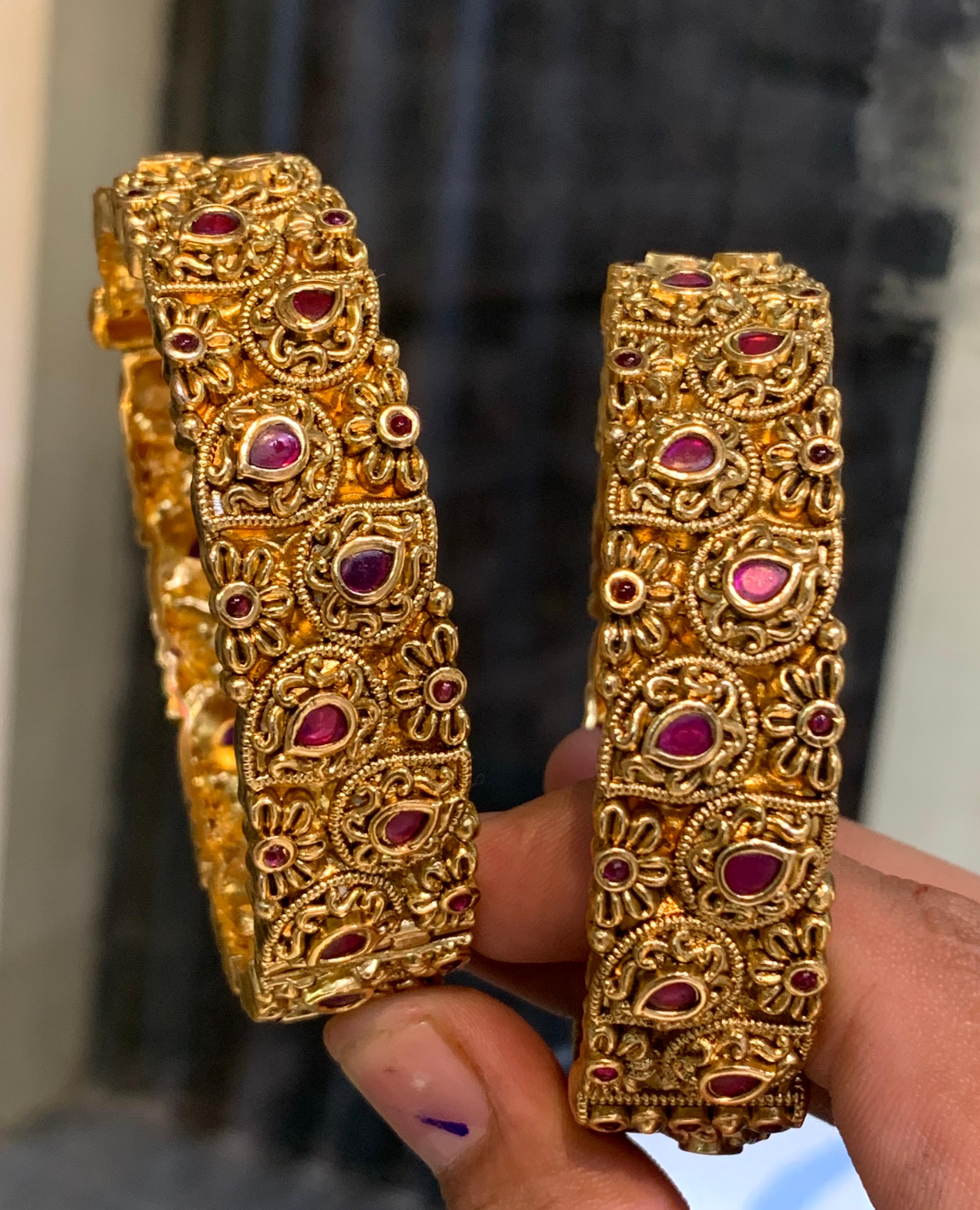 Antique Design Jadau Kangan - Aloro Jewels