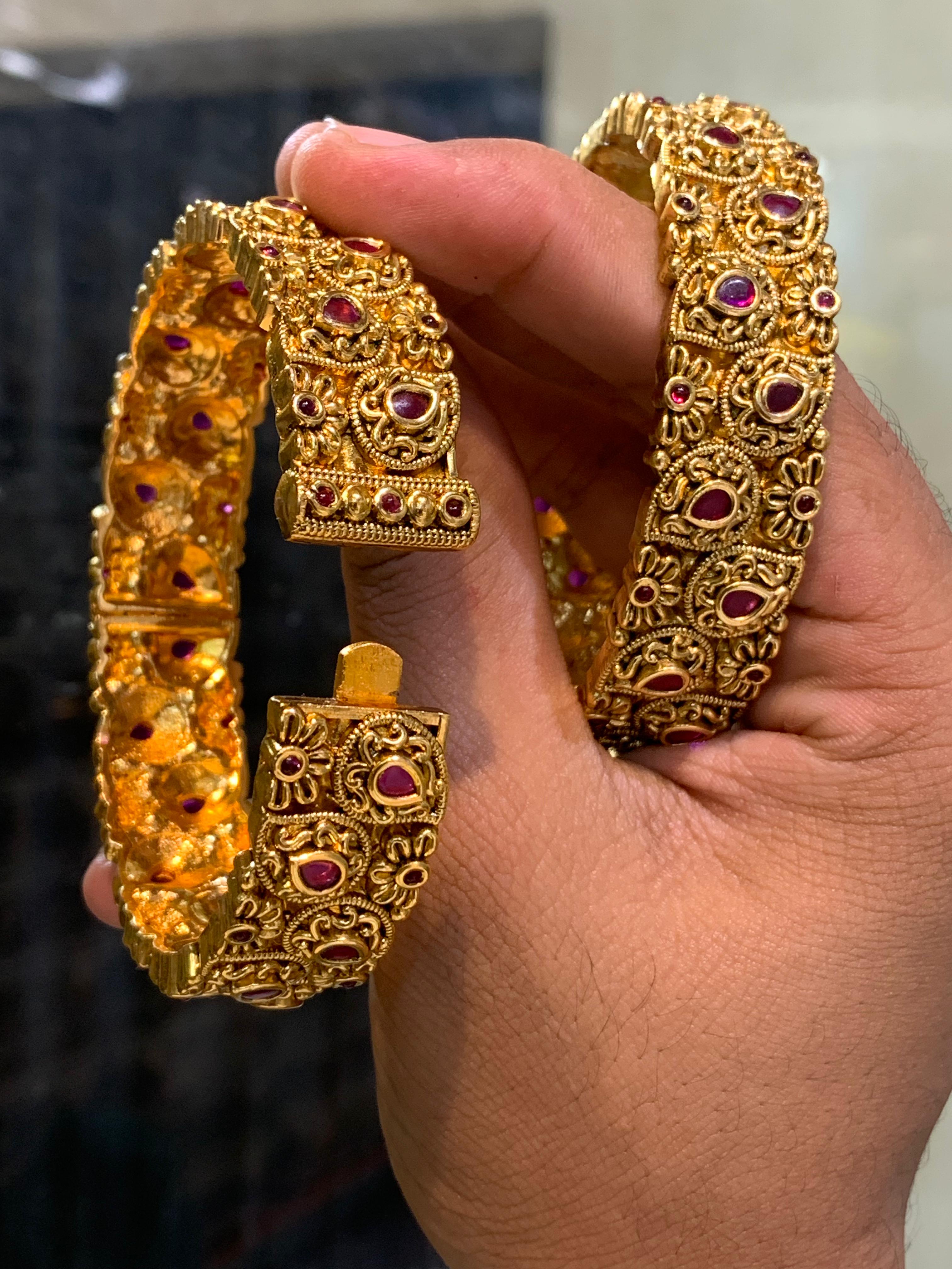 Antique Design Jadau Kangan - Aloro Jewels