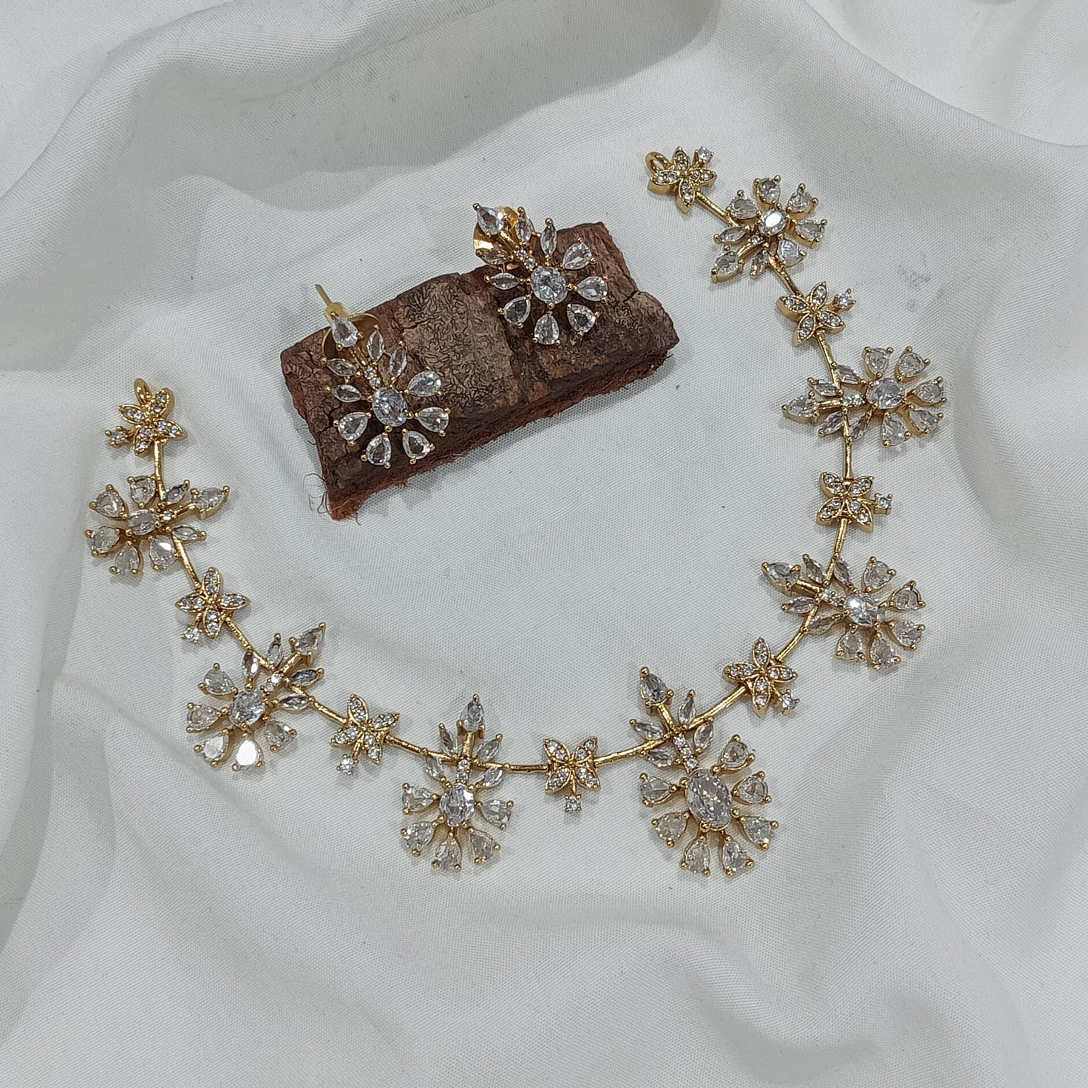 Mehmal Diamond Style Necklace - Aloro Jewels
