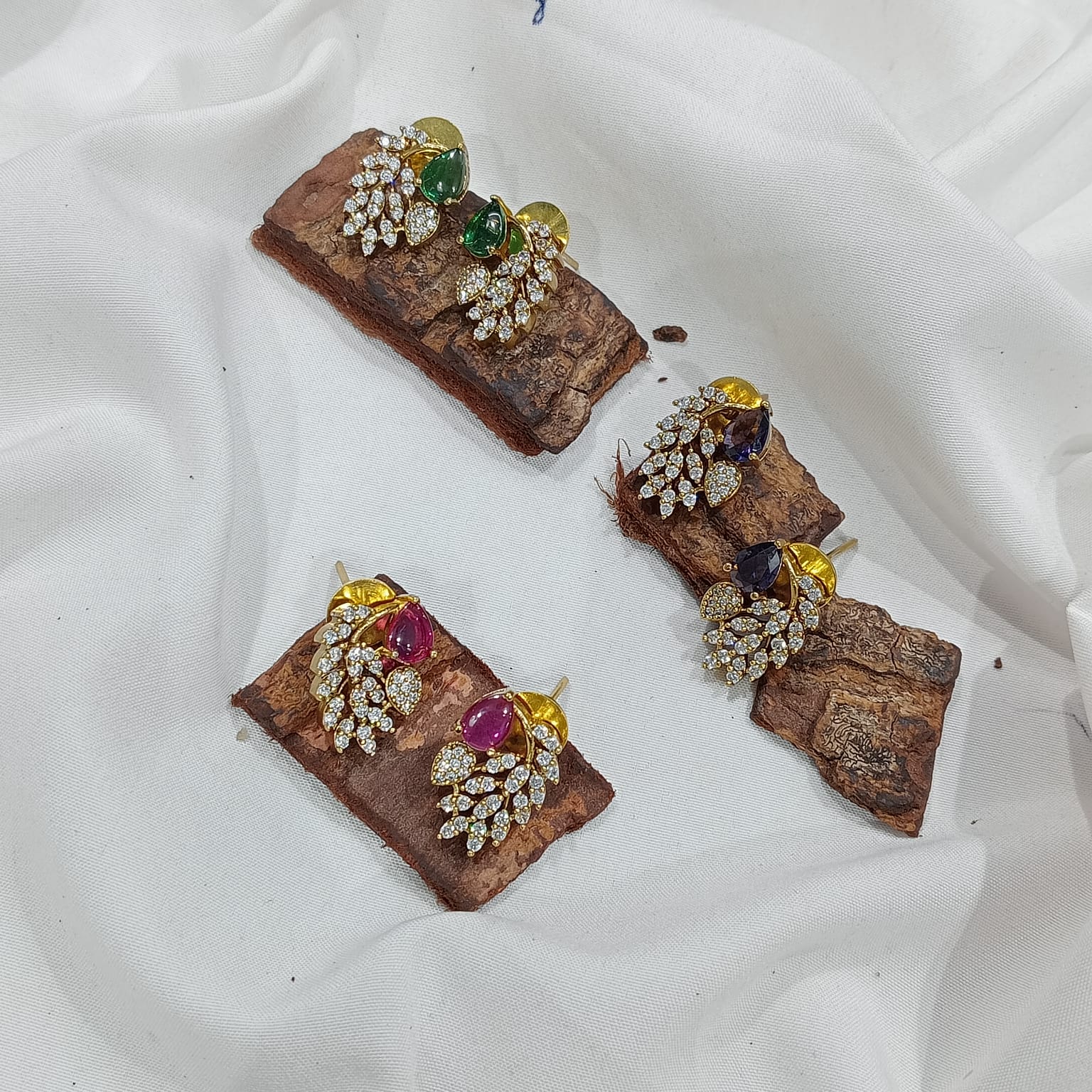 Leaf Stud Earrings - Aloro Jewels