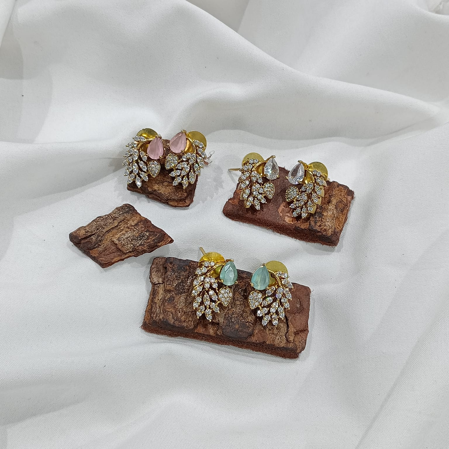 Leaf Stud Earrings - Aloro Jewels