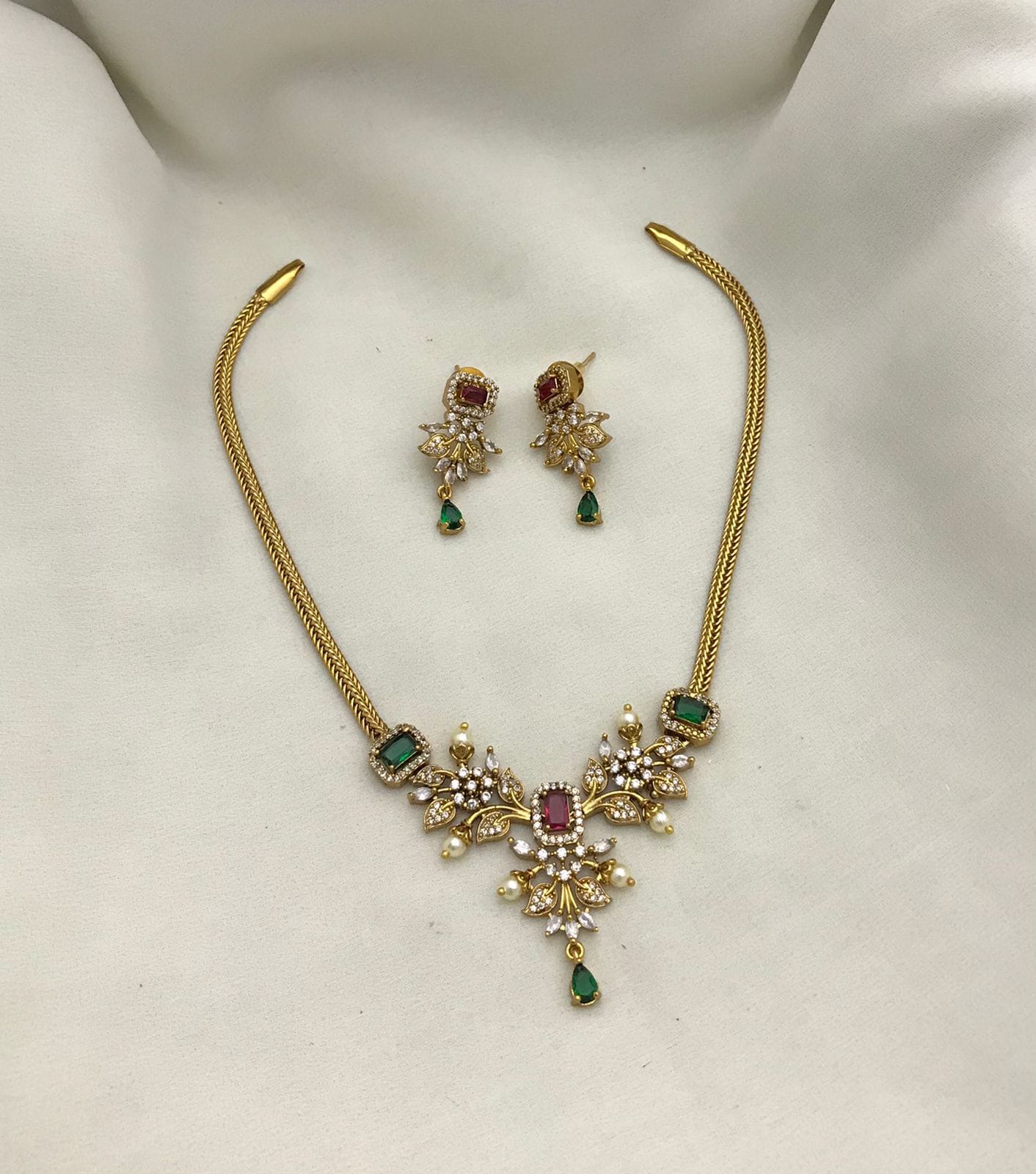Ghulab Choker Necklace With Earrings - Aloro Jewels