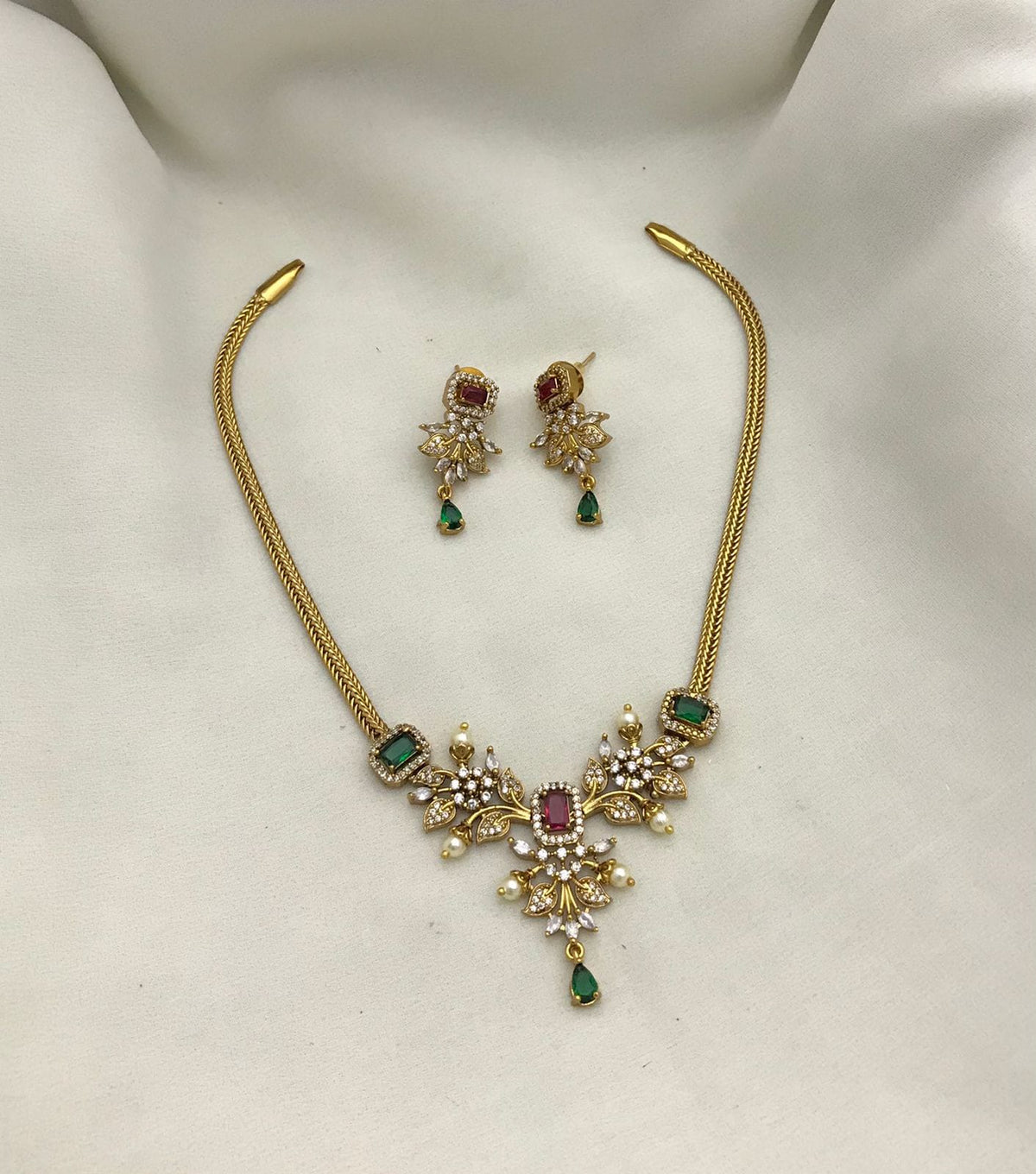 Ghulab Choker Necklace With Earrings - Aloro Jewels