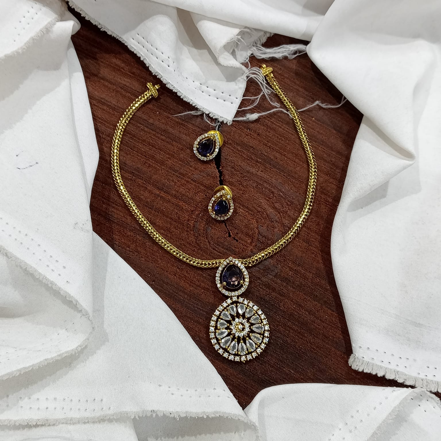 Afroz Gold Plated Choker Necklace With Earrings - Aloro Jewels