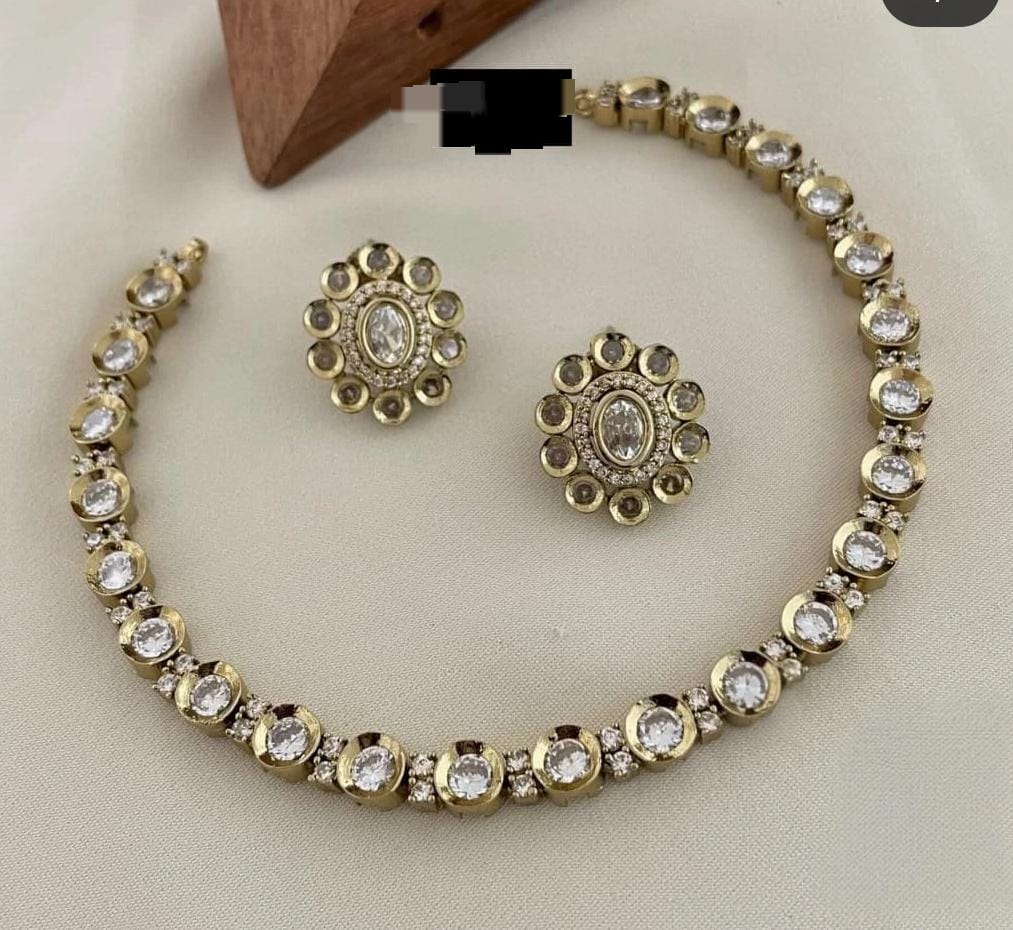 Mossinate Diamond Kundan Necklace Single Layer - Aloro Jewels