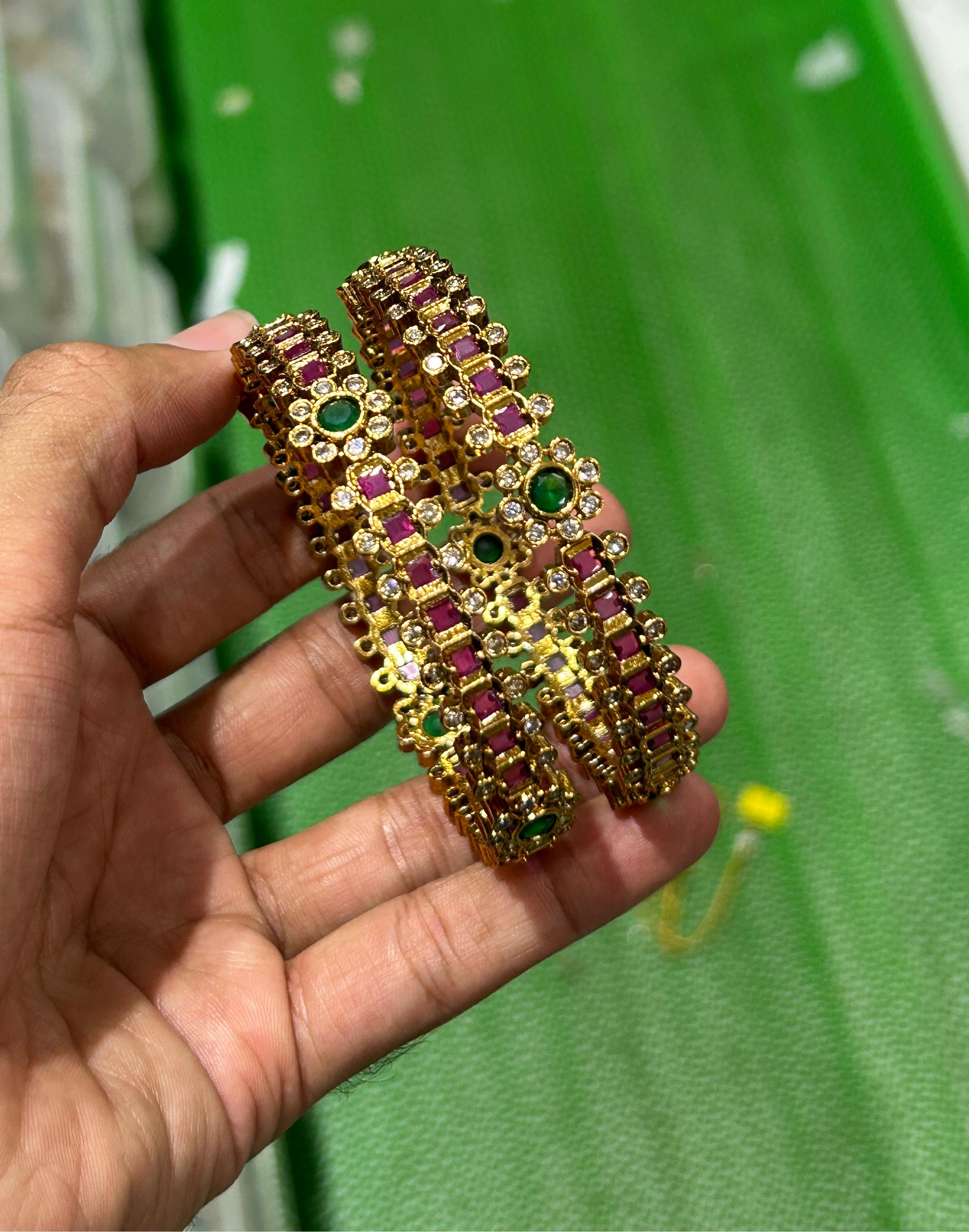 Kundan Floral Kanghan Pair - Aloro Jewels
