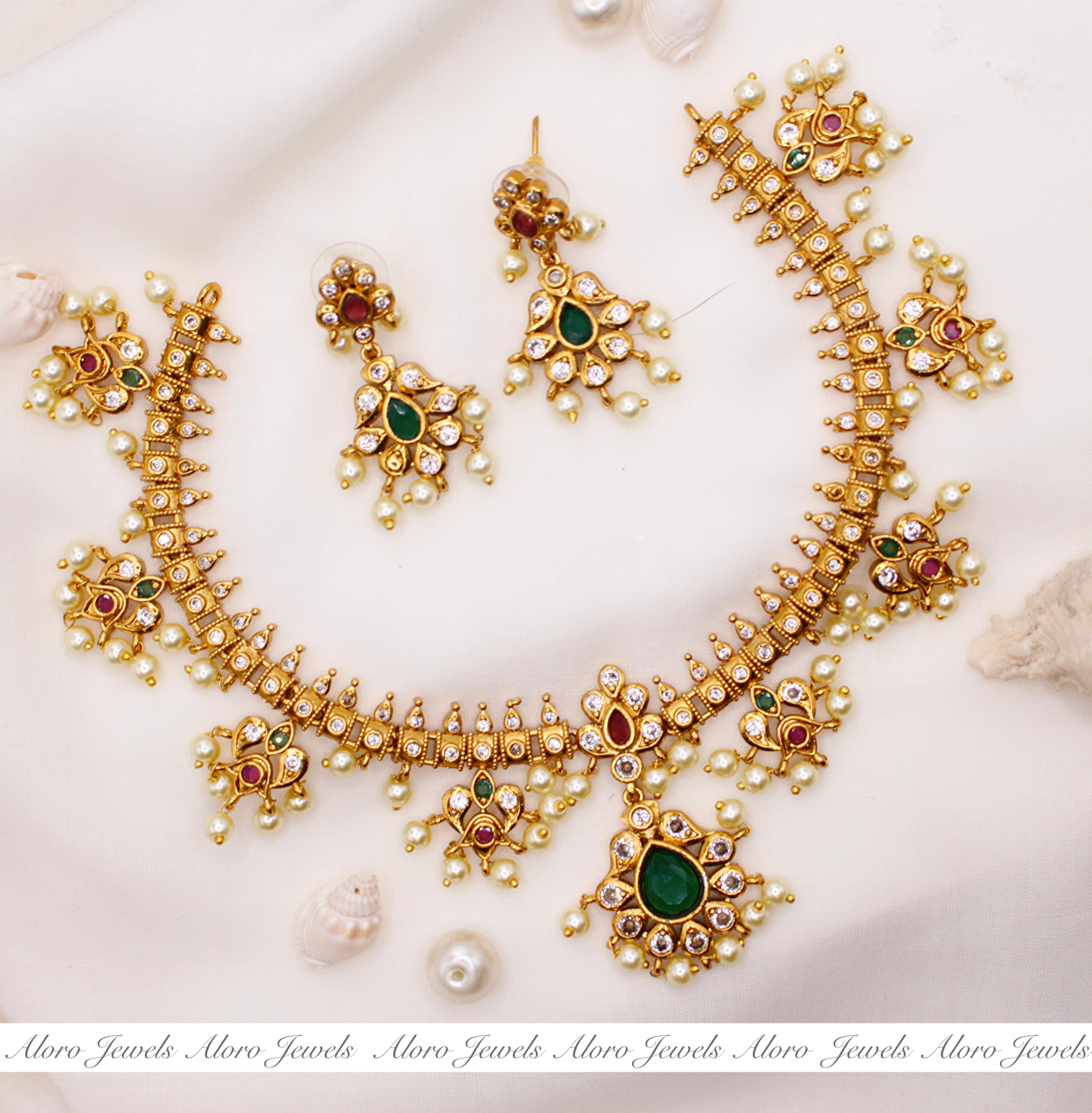 *Banoo* Jadau Necklace With Earrings In - Aloro Jewels