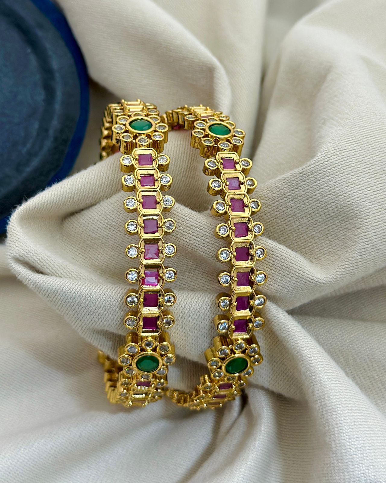 Kundan Floral Kanghan Pair - Aloro Jewels