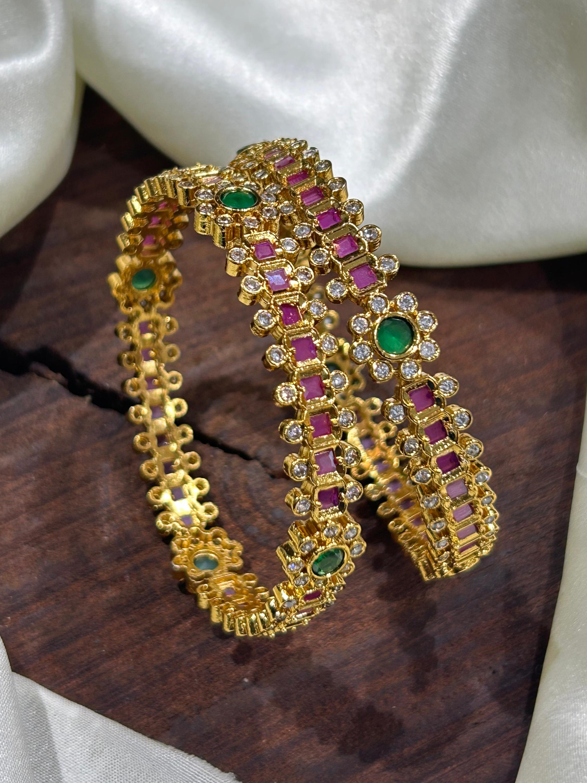 Kundan Floral Kanghan Pair - Aloro Jewels