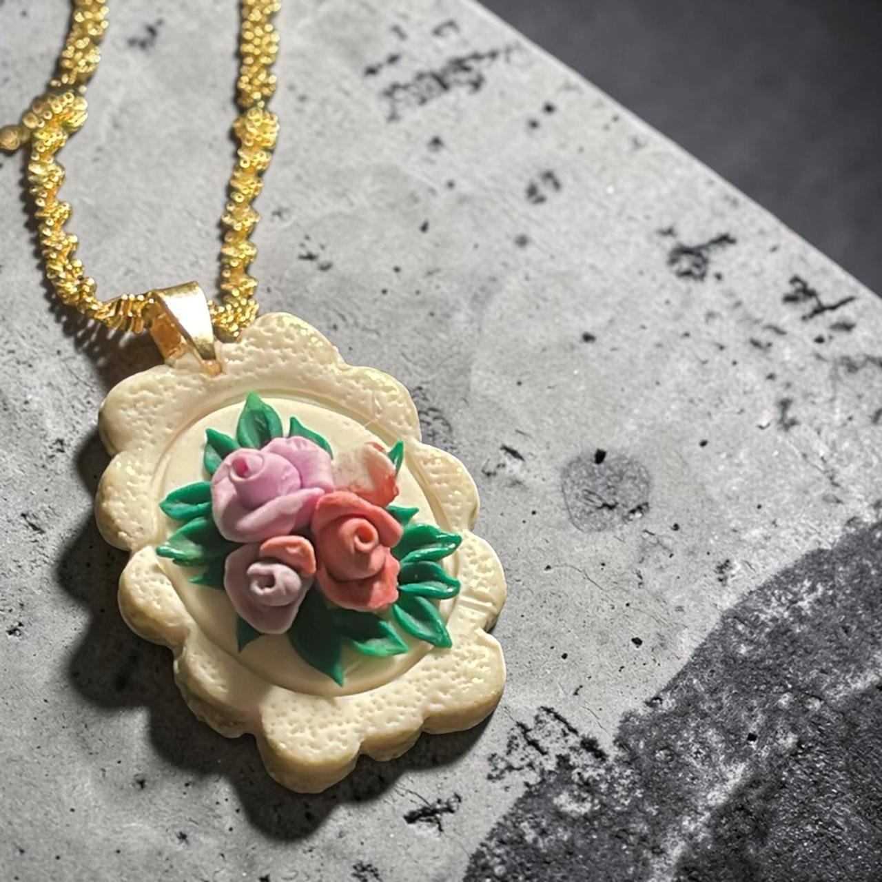 Vintage Floral Pendants - Clay Boutique