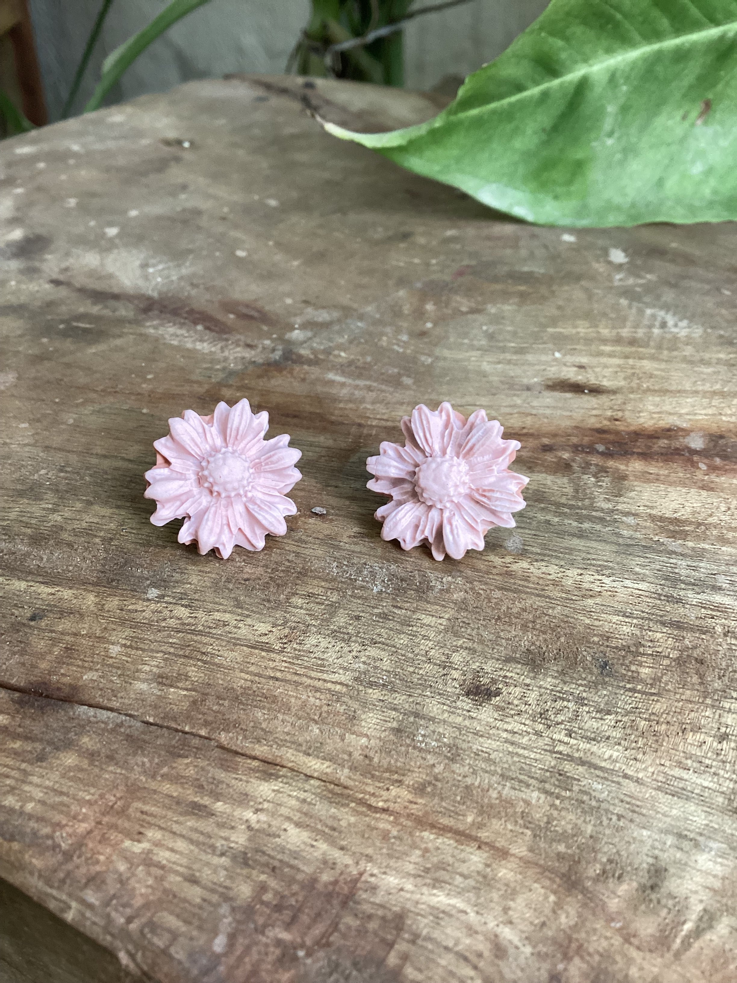 Flowers studs - Clay Boutique