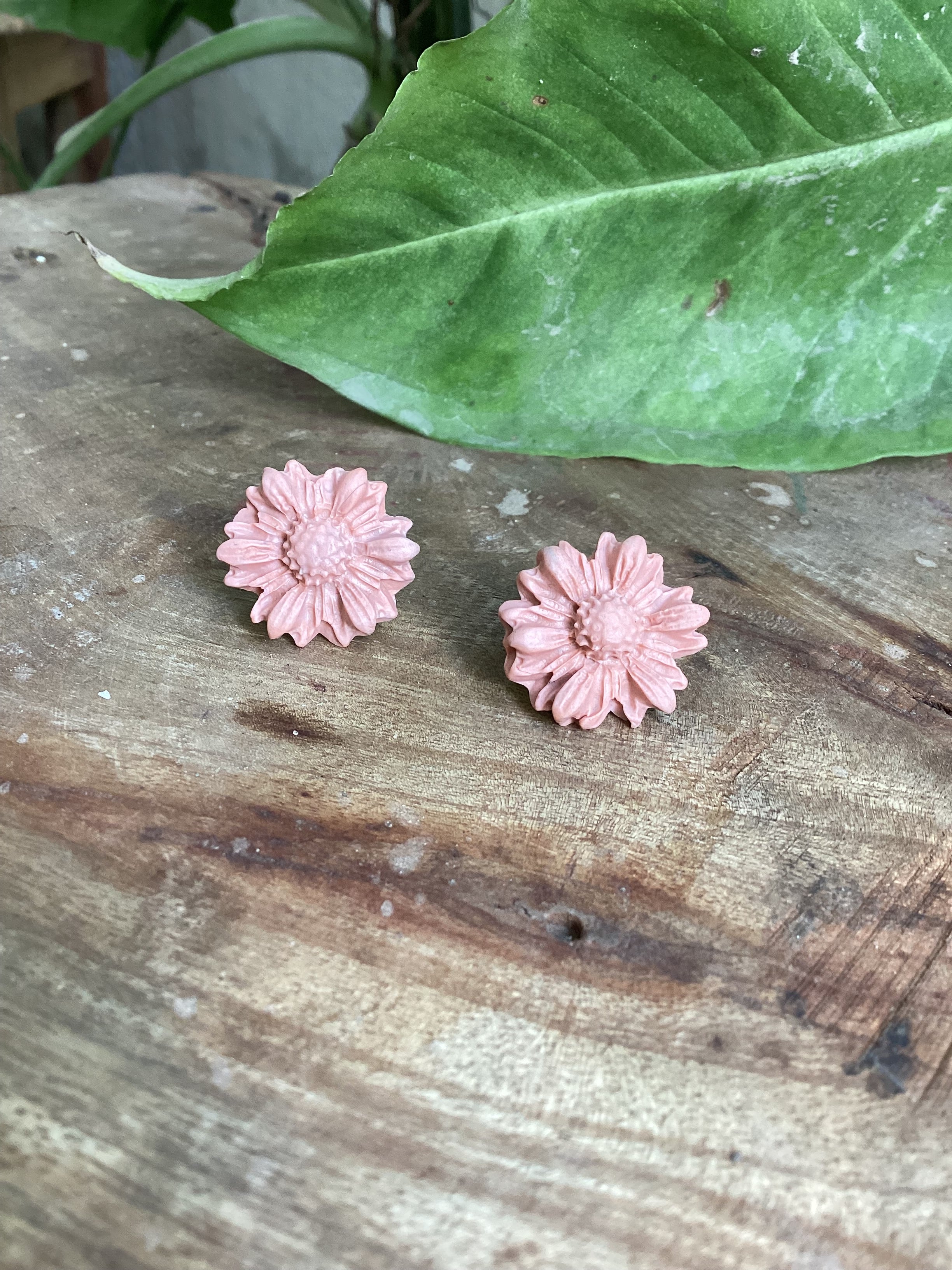 Flowers studs - Clay Boutique