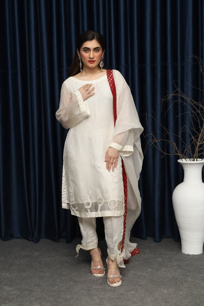 Ivory Elara - Liore Fashion