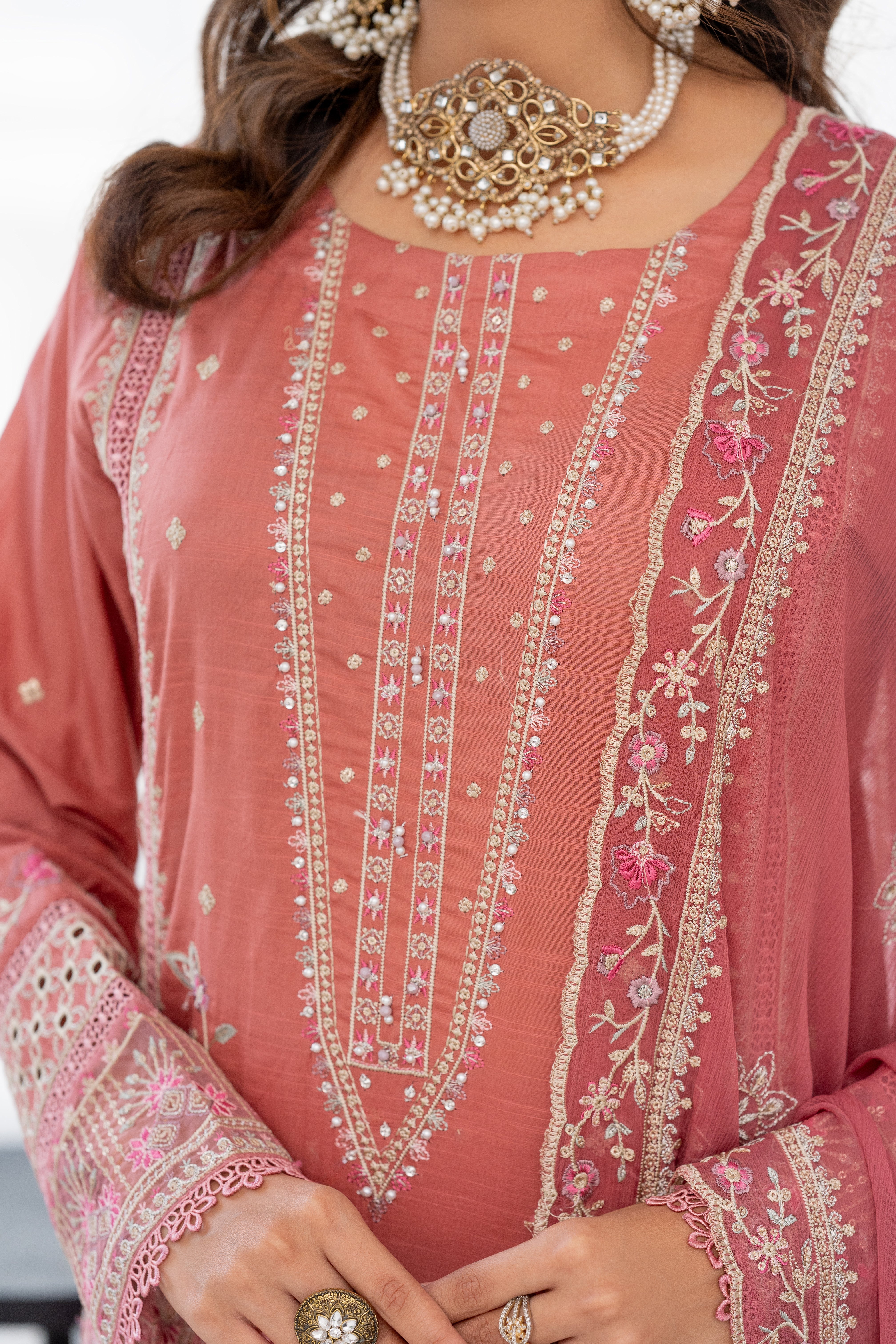 Vasifa BN-1118 - 3 Piece Stitched Fancy Heavy Embroidered - Bint-e-Noor