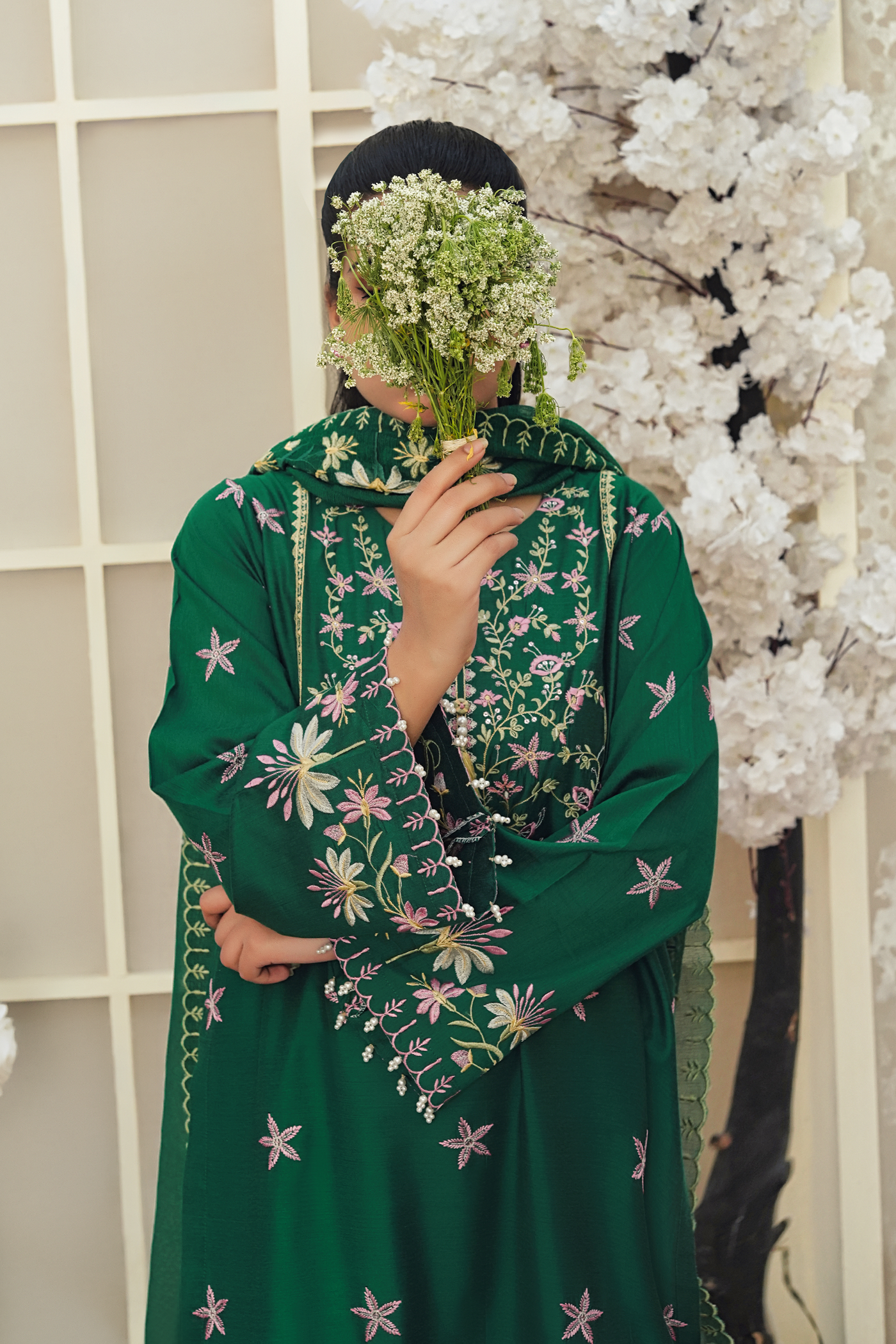 Mahnur - Tasneem Shamim