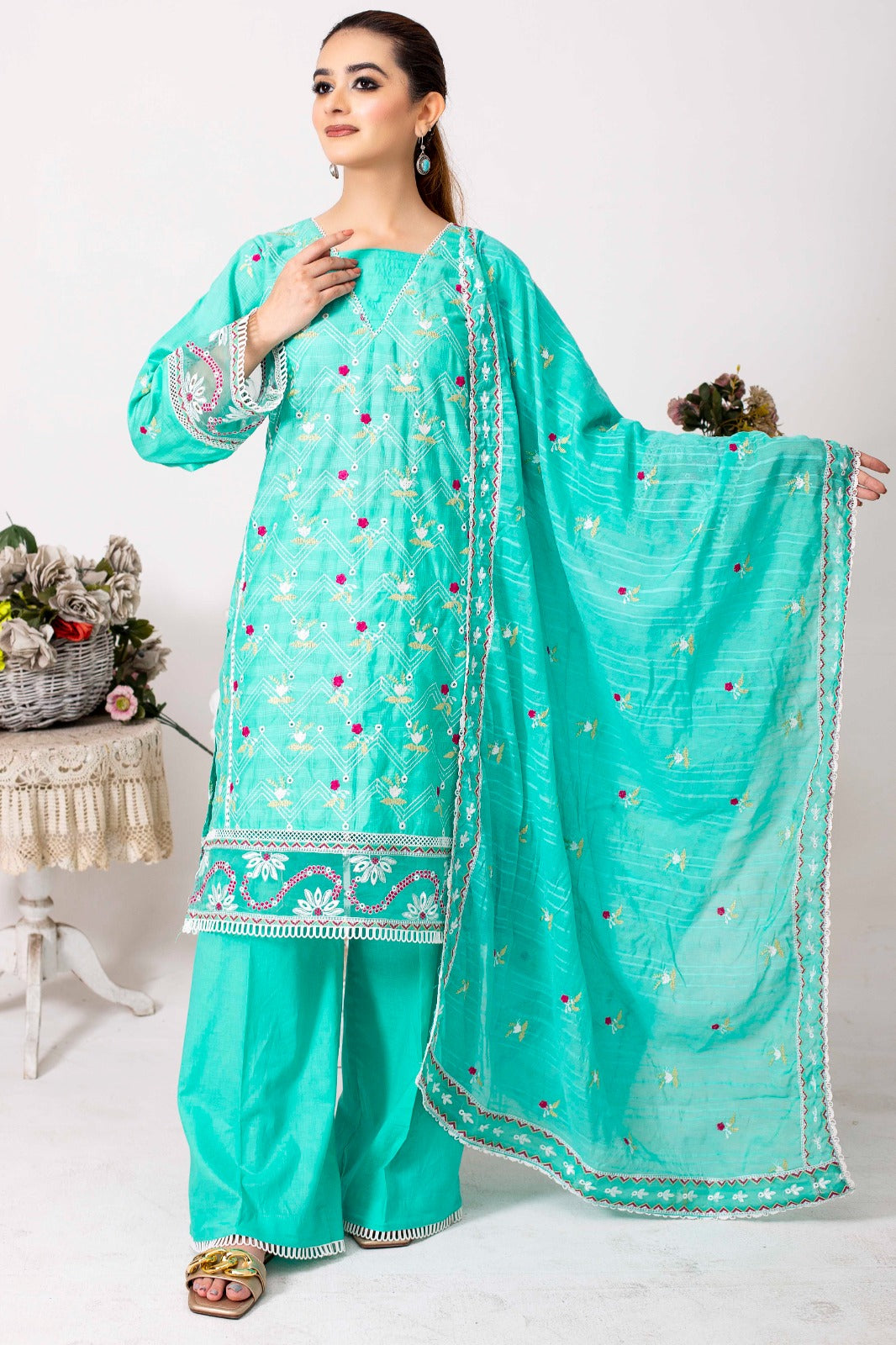 COASTAL BLOOM - Green Embroidered Chiffon Kurta Set - Sundar Stitch