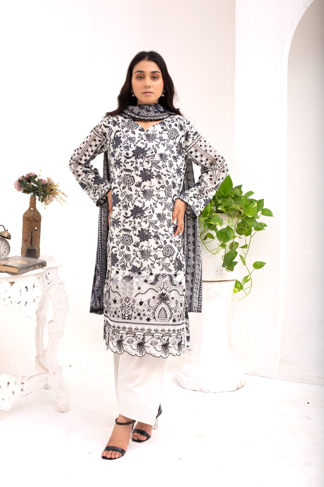 MARON LACE - Sundar Stitch