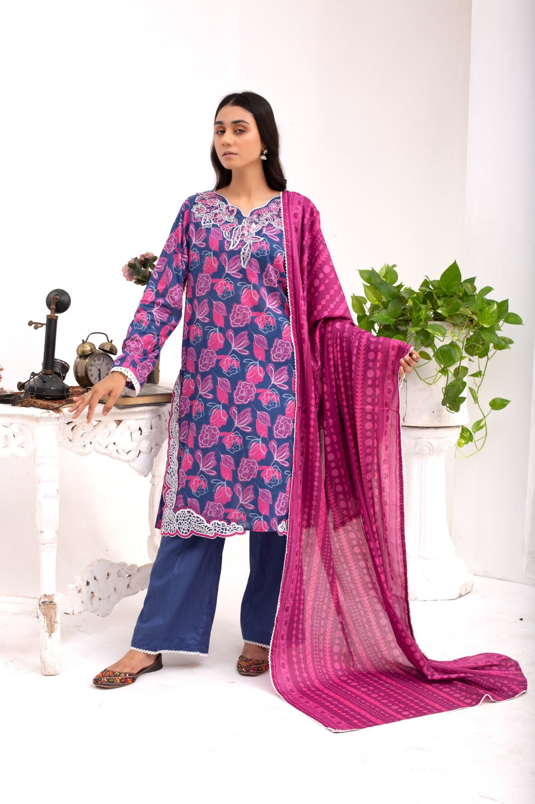 LIMEBLUSH – Blue Lawn Kurta Set with Patchwork | Sundar Stitch