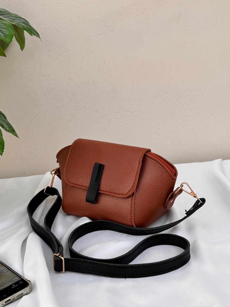 Arte Crossbody - Brown - HBH