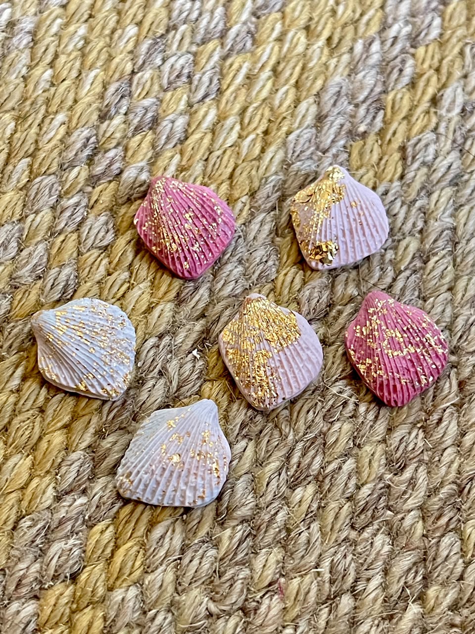 Shell studs - Clay Boutique
