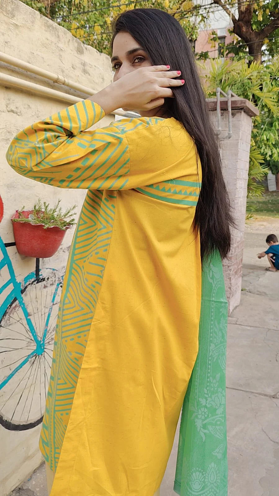 YELLOW BLOOM - Sit-ul-Banat