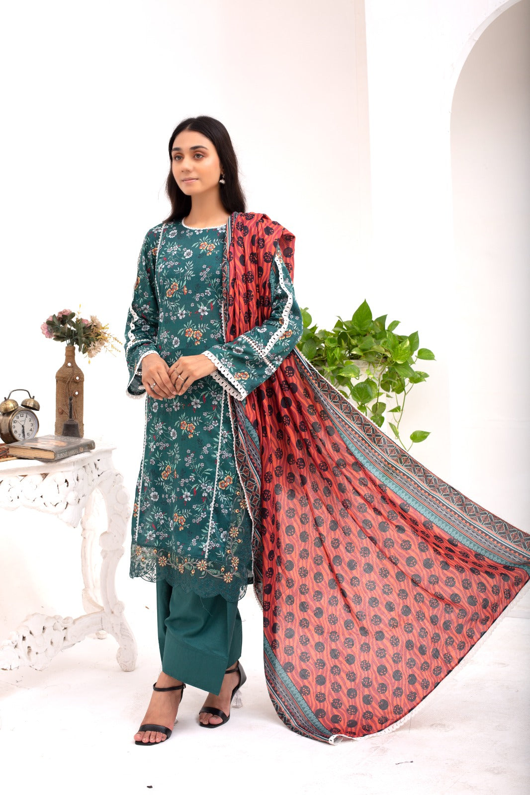ROSE REVERIE - Sundar Stitch
