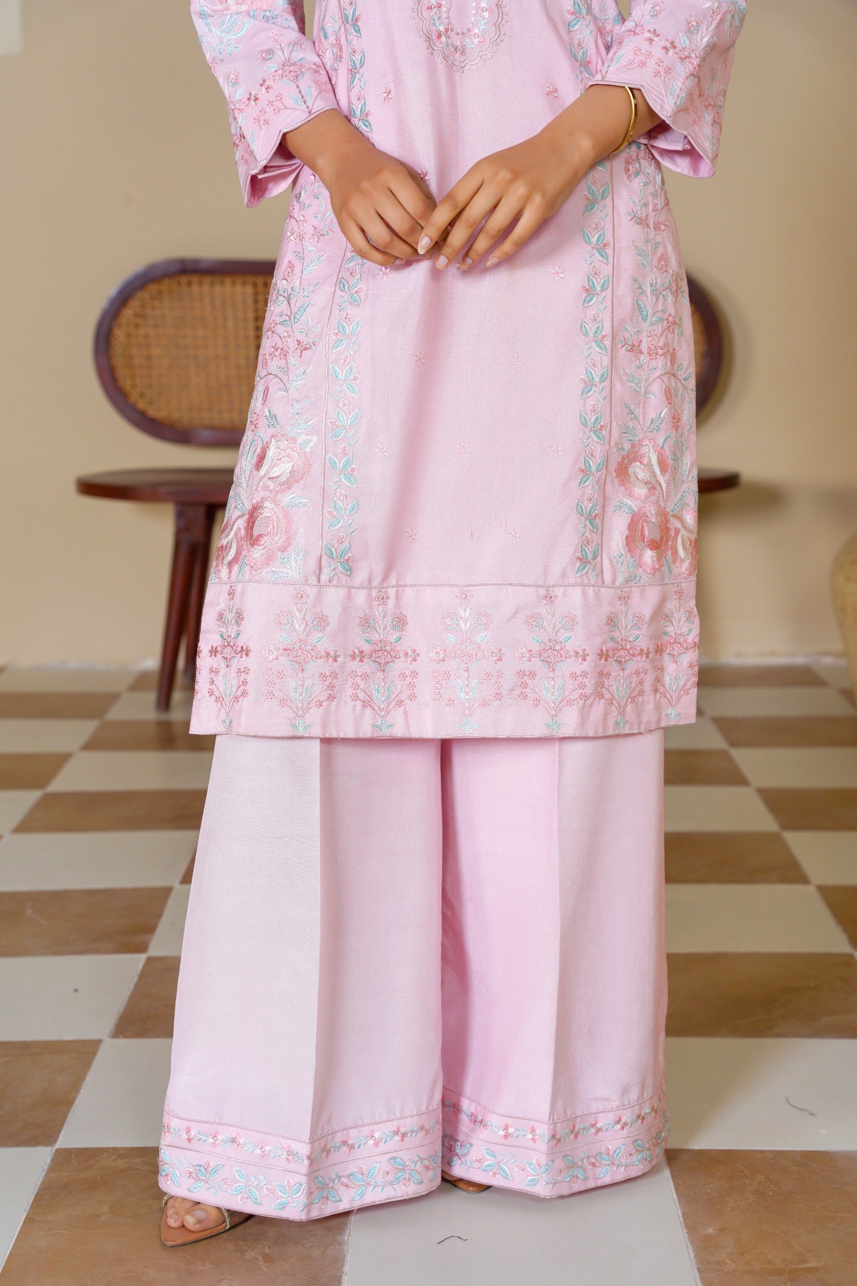 Elegant Pink - Mina Muse