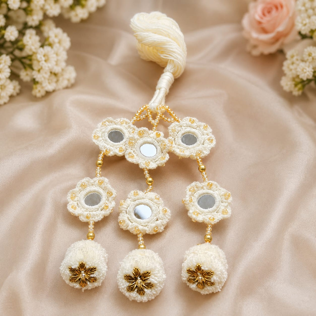 White Handmade Paranda - Mala kangan