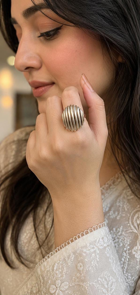 Bold Dome Ring - Mala Kangan