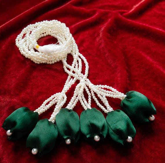 Green Tulip Pearl Paranda - Mala Kangan
