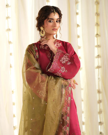 Chahat – Premium Tussar Silk Ensemble | Sinoor