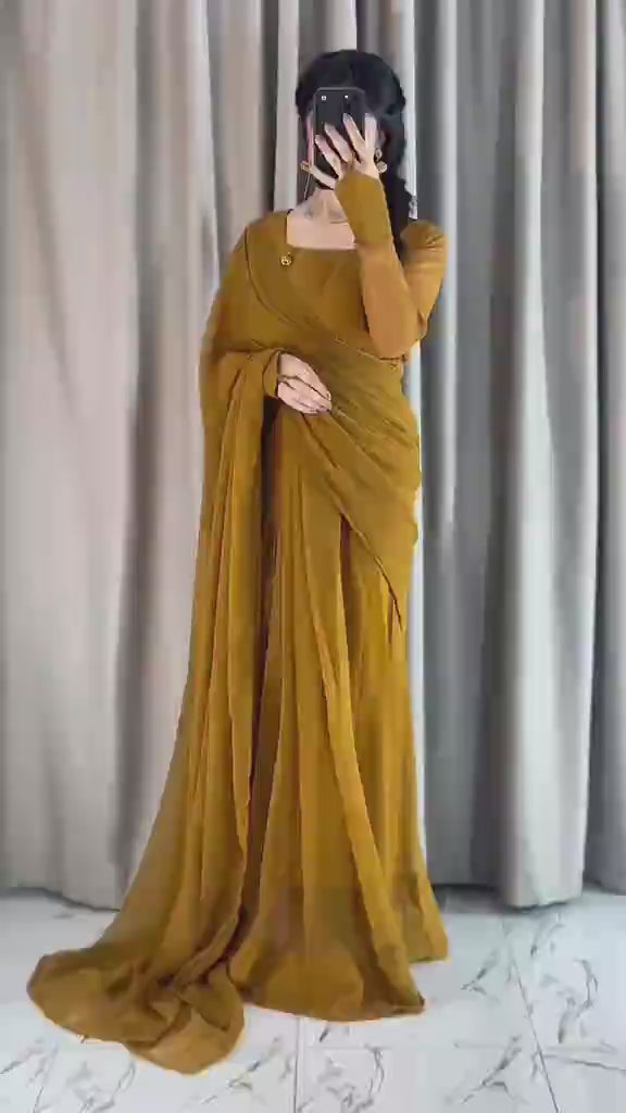 Round Neckline Shape Blouse with Chiffon Saree - Pachrangi