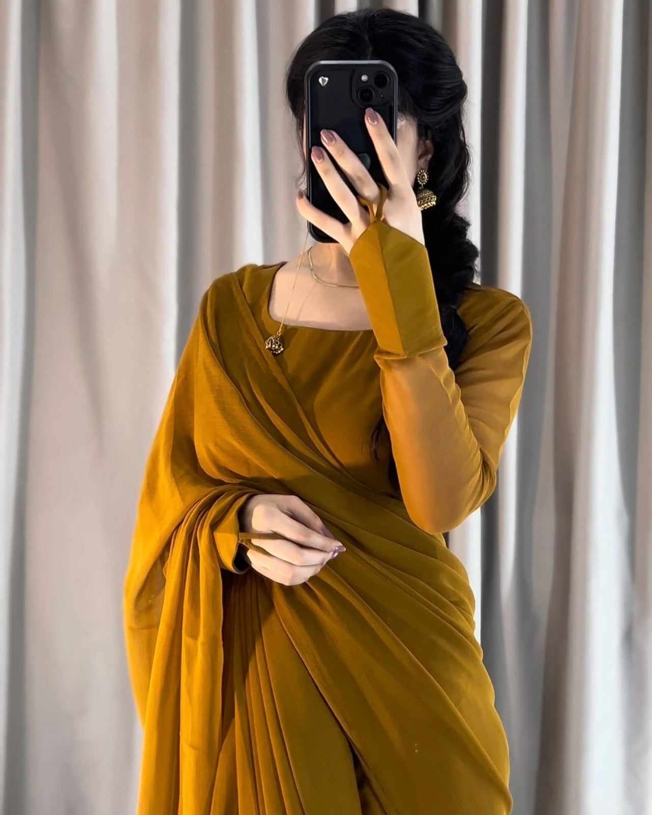 Round Neckline Shape Blouse with Chiffon Saree - Pachrangi