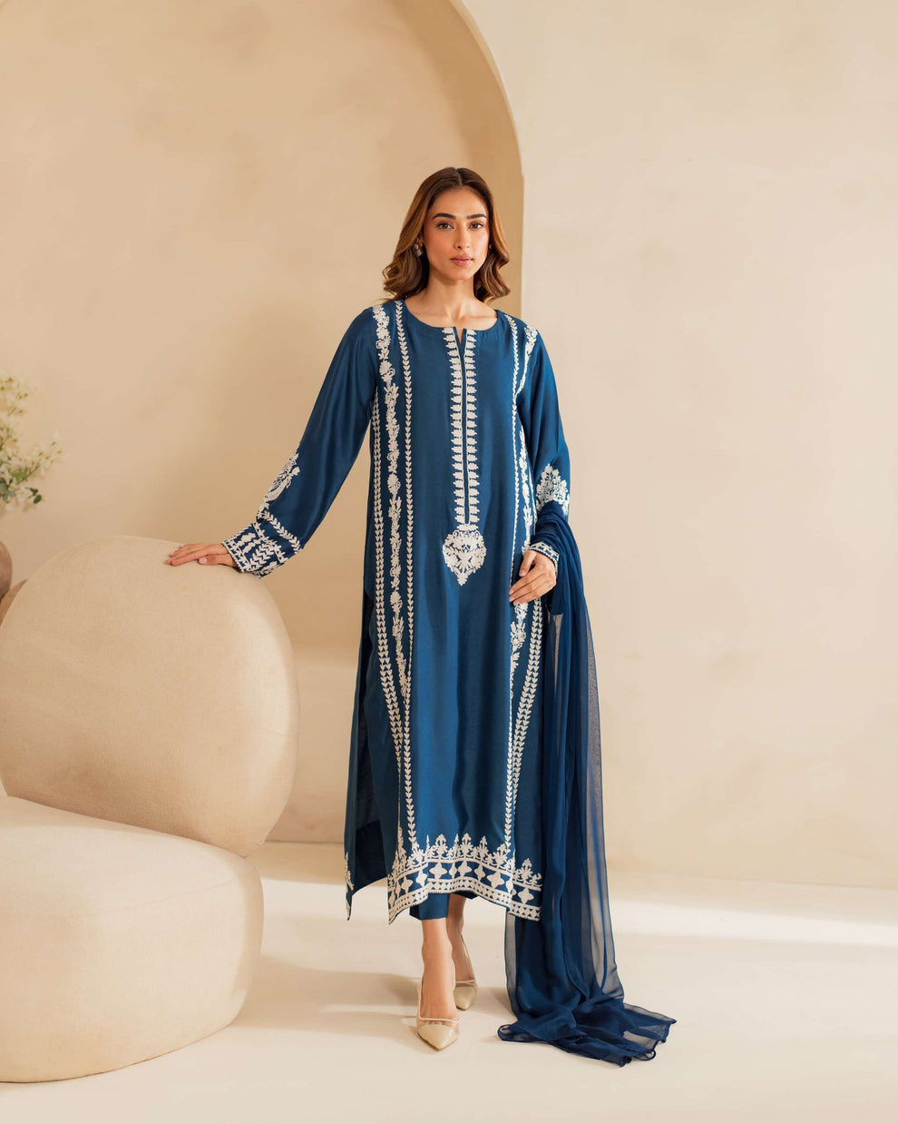 Mahnoor Classic Emb 3 Piece Suit - Urban Haya