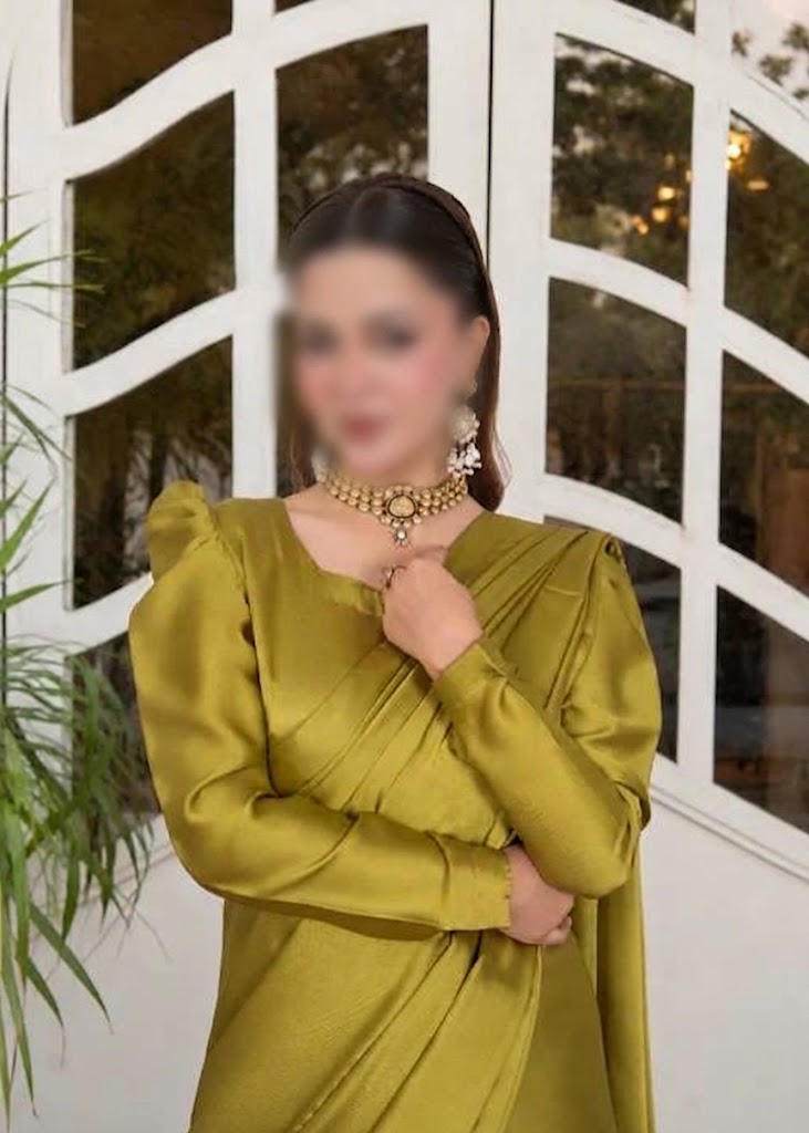 Square Neckline Shape Blouse with Chiffon Saree Without Lace - Pachrangi
