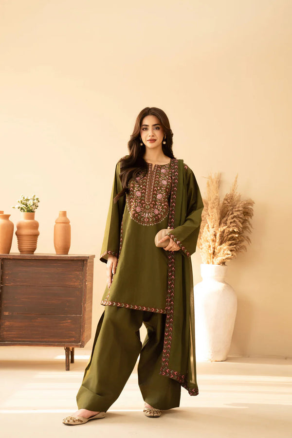 Areeba Embroidered 3PC Suit
- Urban Haya