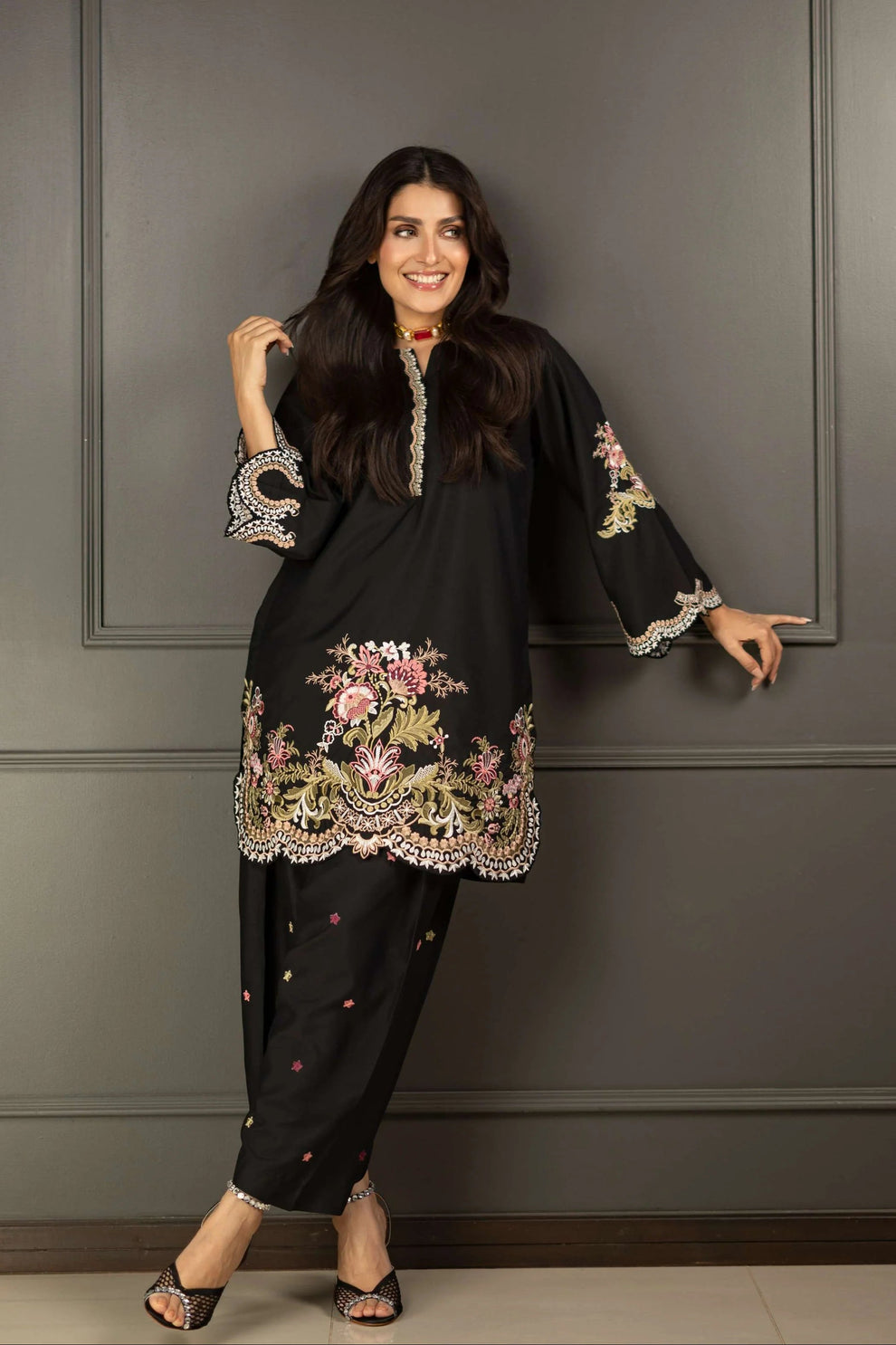 Nooran Embroidered 2PC Suit
- Urban Haya