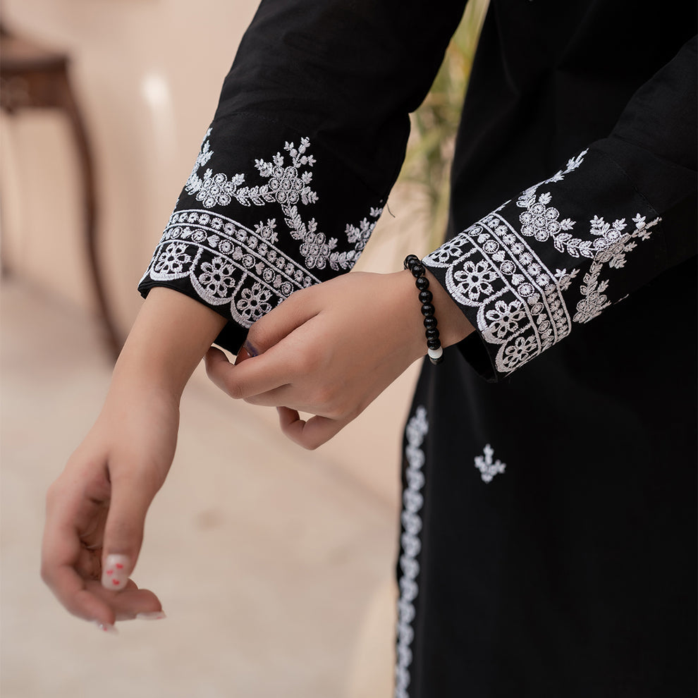 Embroidered Cotton Lawn Suit – Naqsh