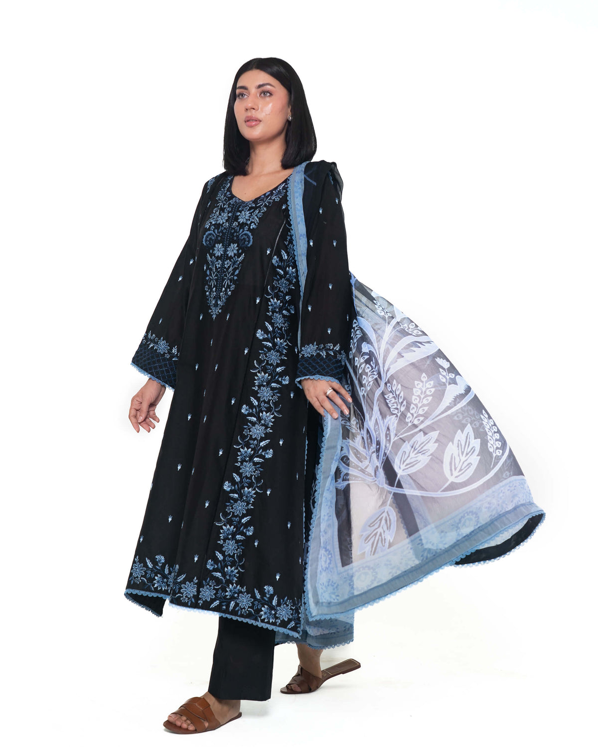 Amira 3 Pcs Lawn - Zyna