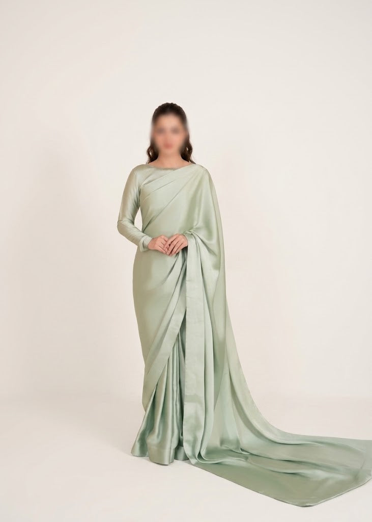 Bold Neckline Shape Blouse with Chiffon Saree Without Lace - Pachrangi